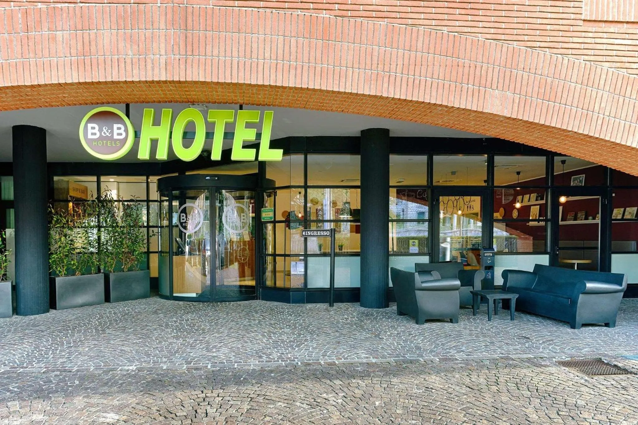 Property building in B&B Hotel Como Camerlata