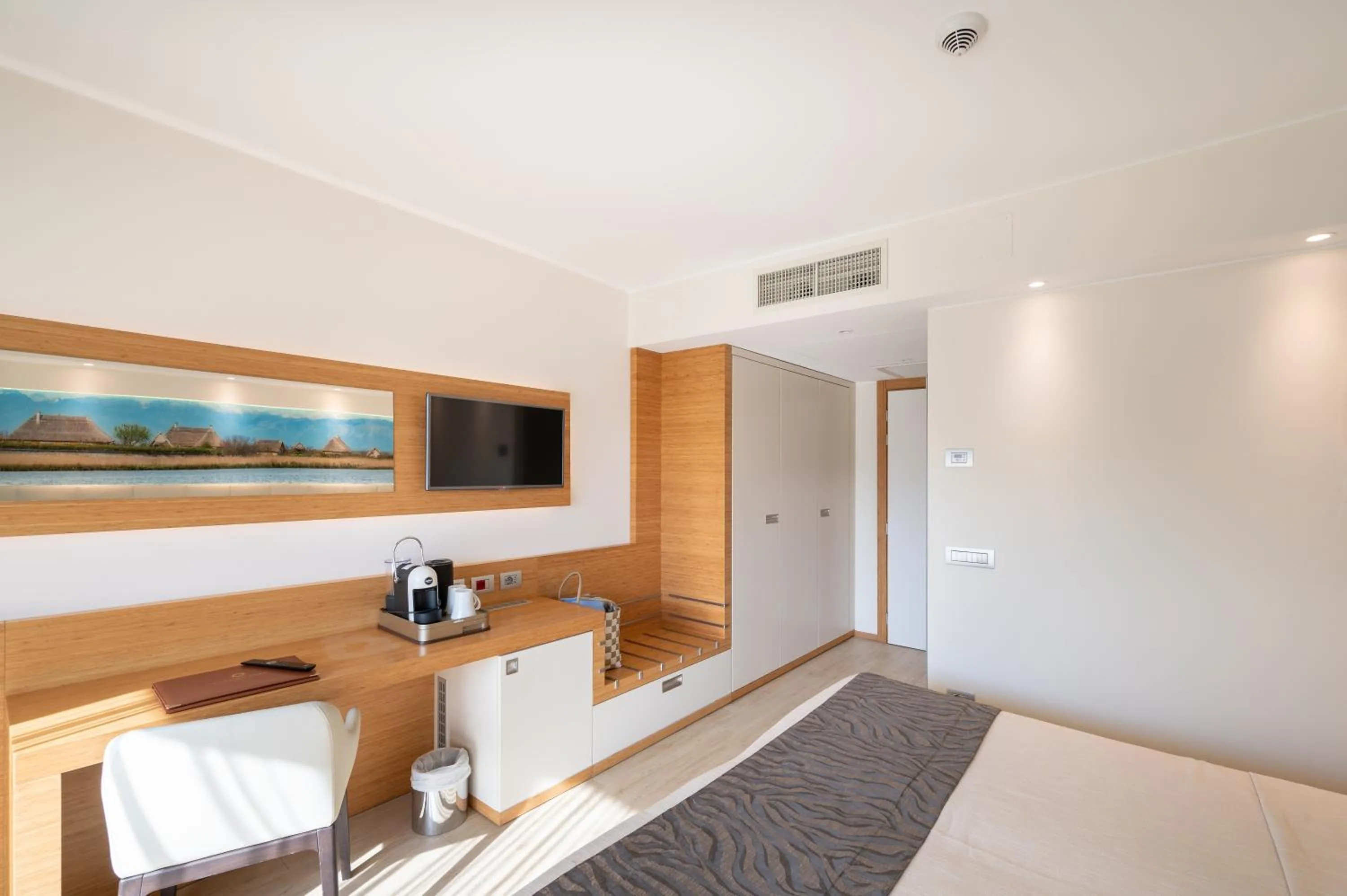 TV and multimedia, Bed in Laguna Park Hotel 4Superior