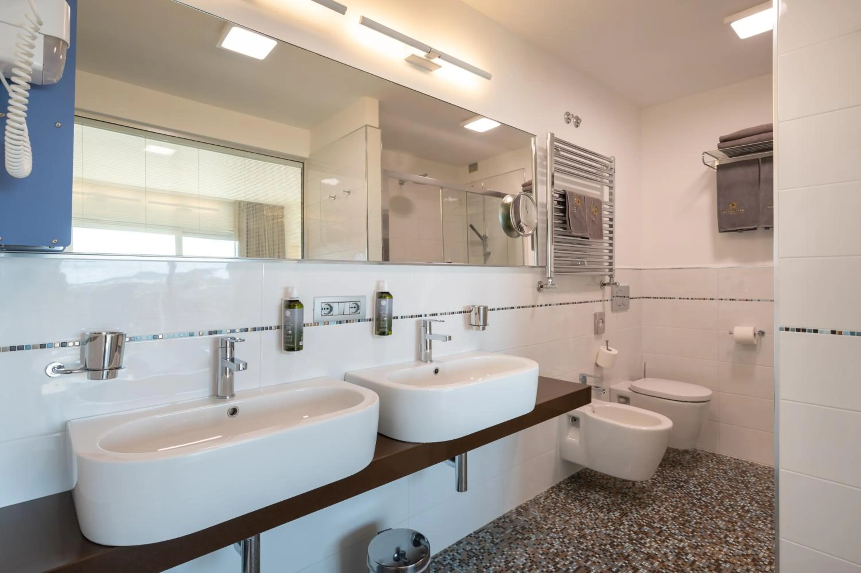 Shower in Laguna Park Hotel 4Superior