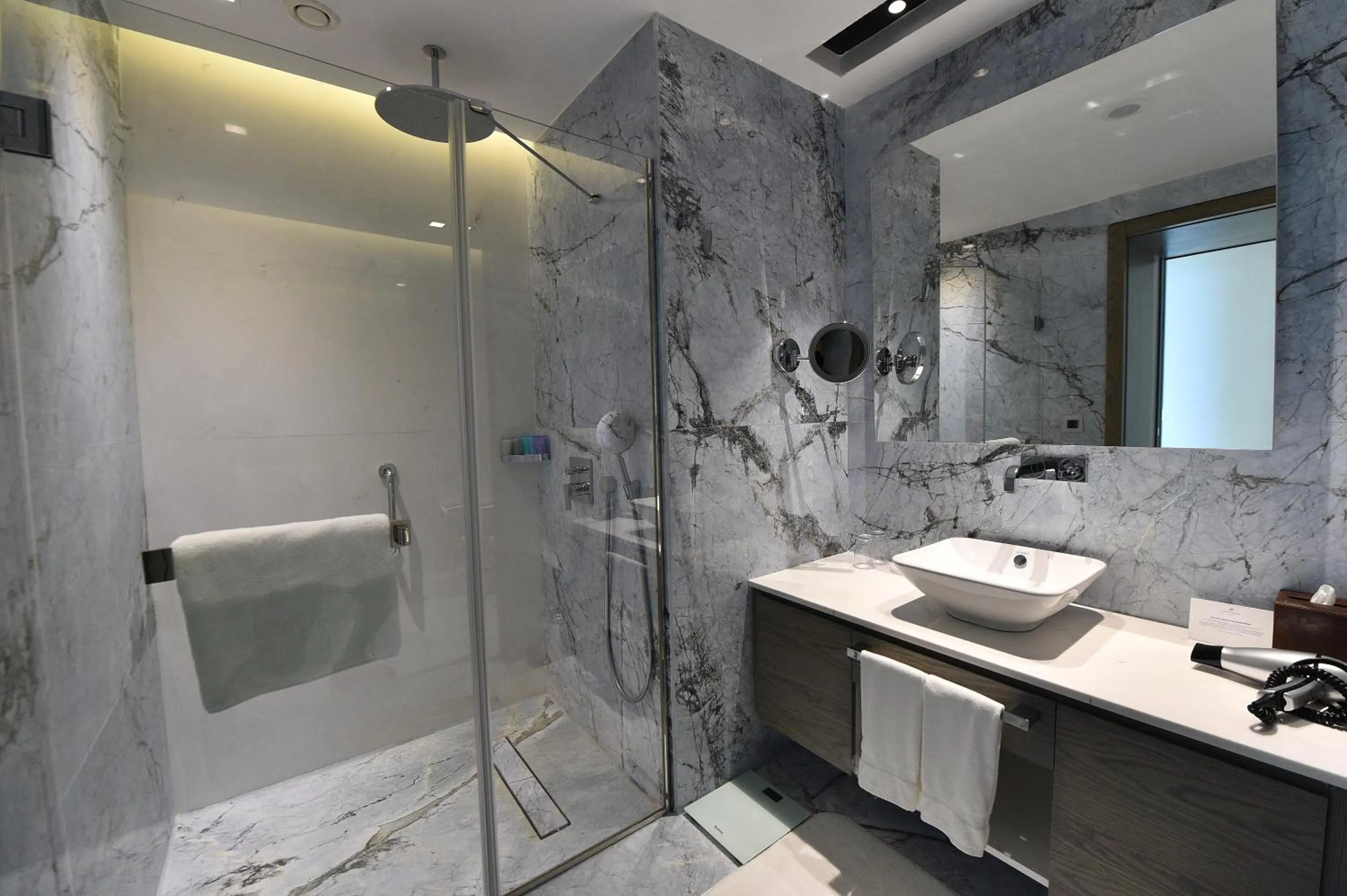 Shower in Sirene Luxury Hotel Bodrum