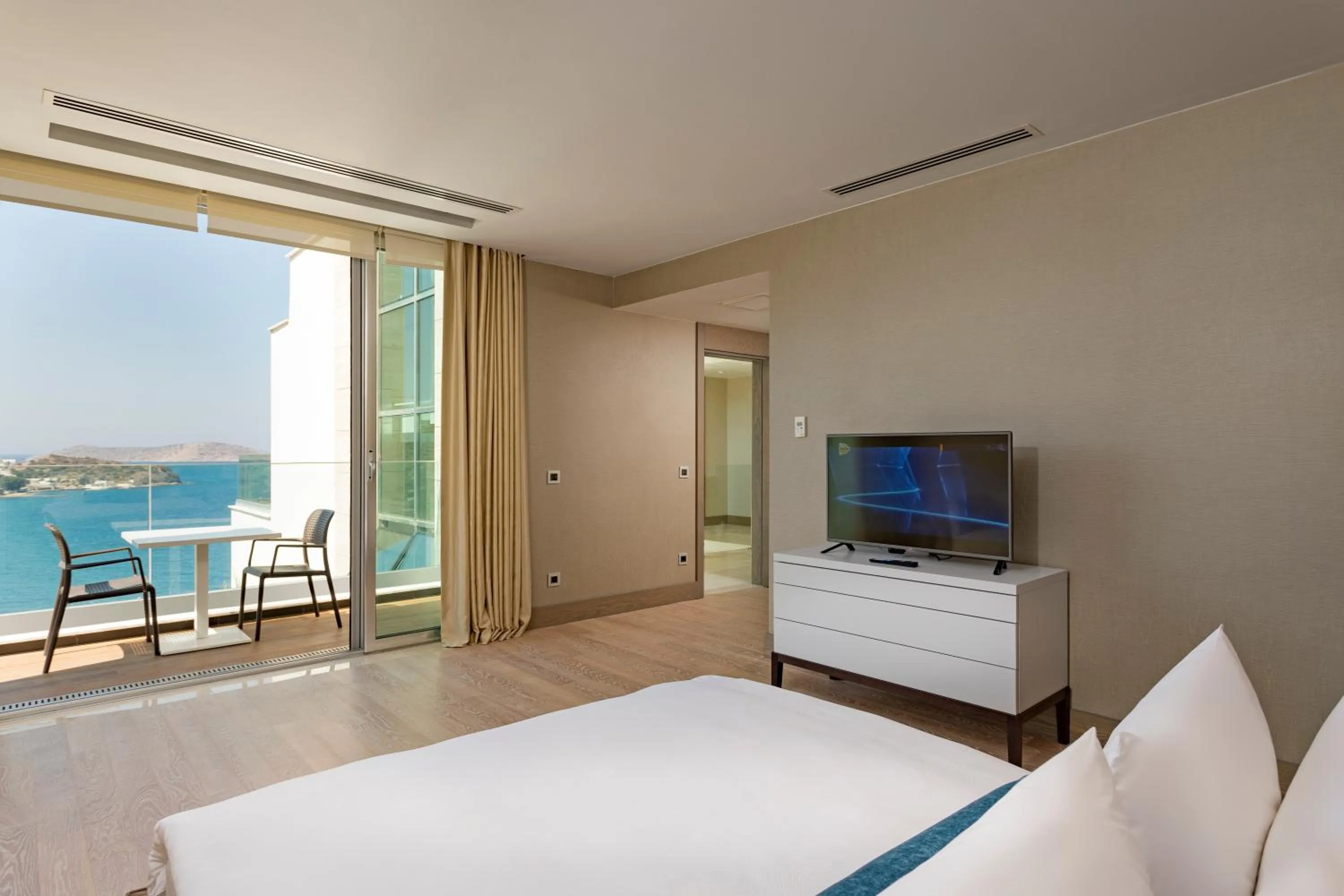Bedroom, Bed in Sirene Luxury Hotel Bodrum