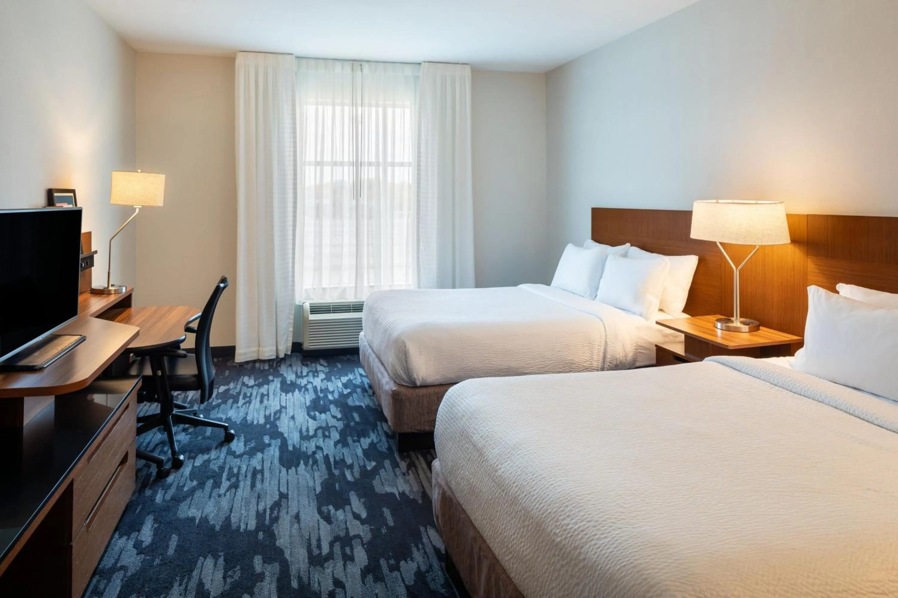 Photo of the whole room, Bed in Fairfield Inn & Suites by Marriott Columbus Dublin