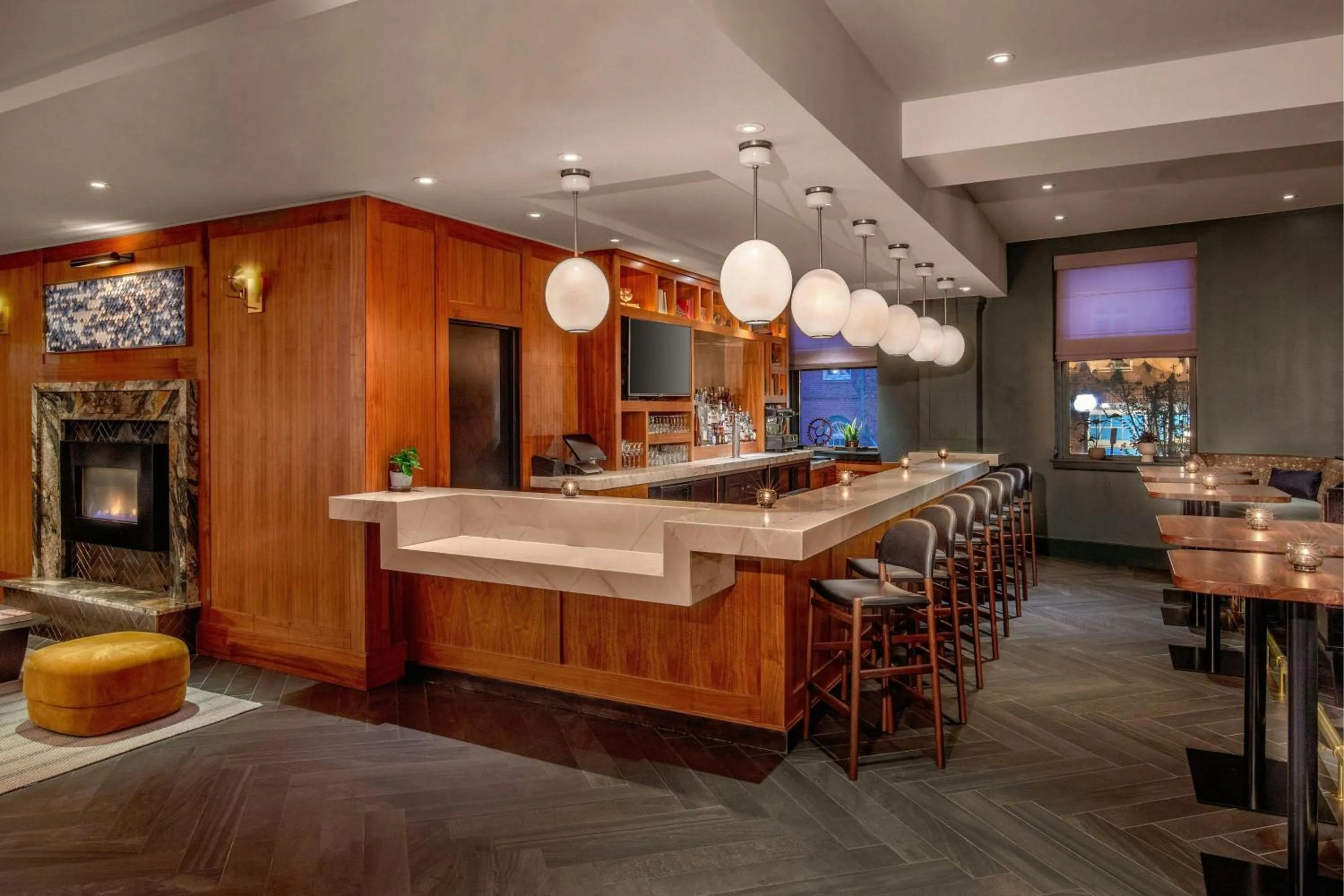 Lounge or bar in The Press Hotel, Autograph Collection