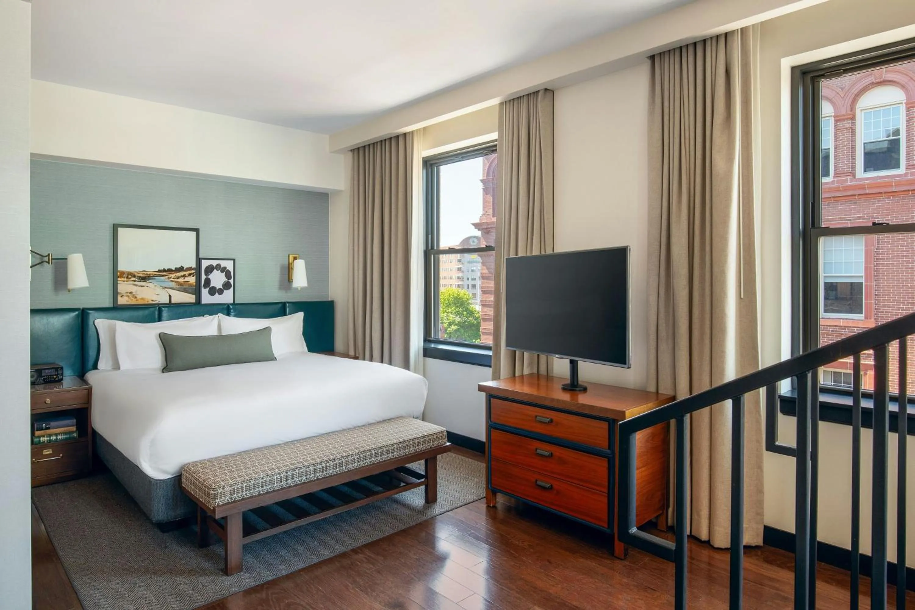 Photo of the whole room, Bed in The Press Hotel, Autograph Collection