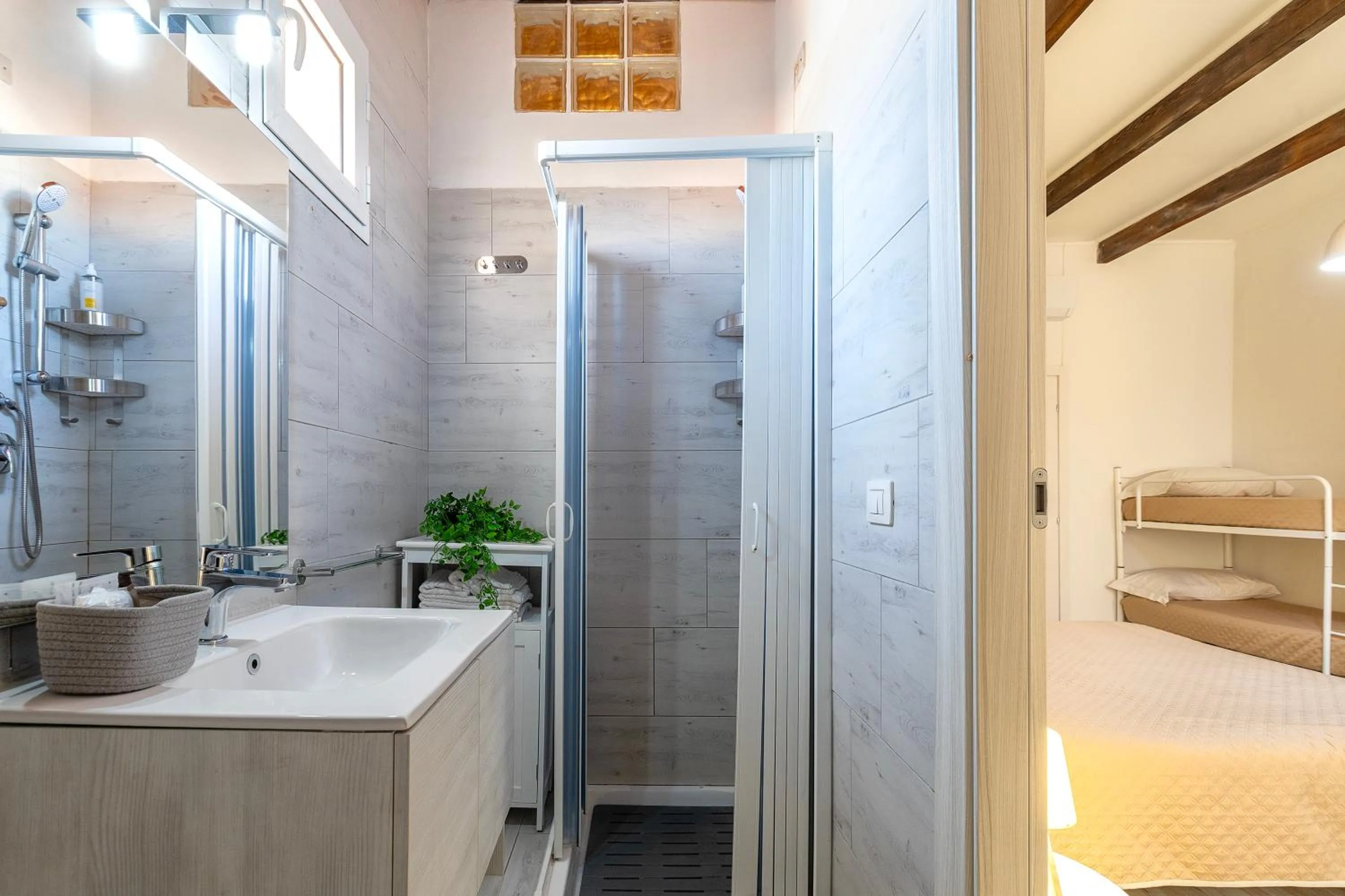 Bathroom in Alguer Guest House