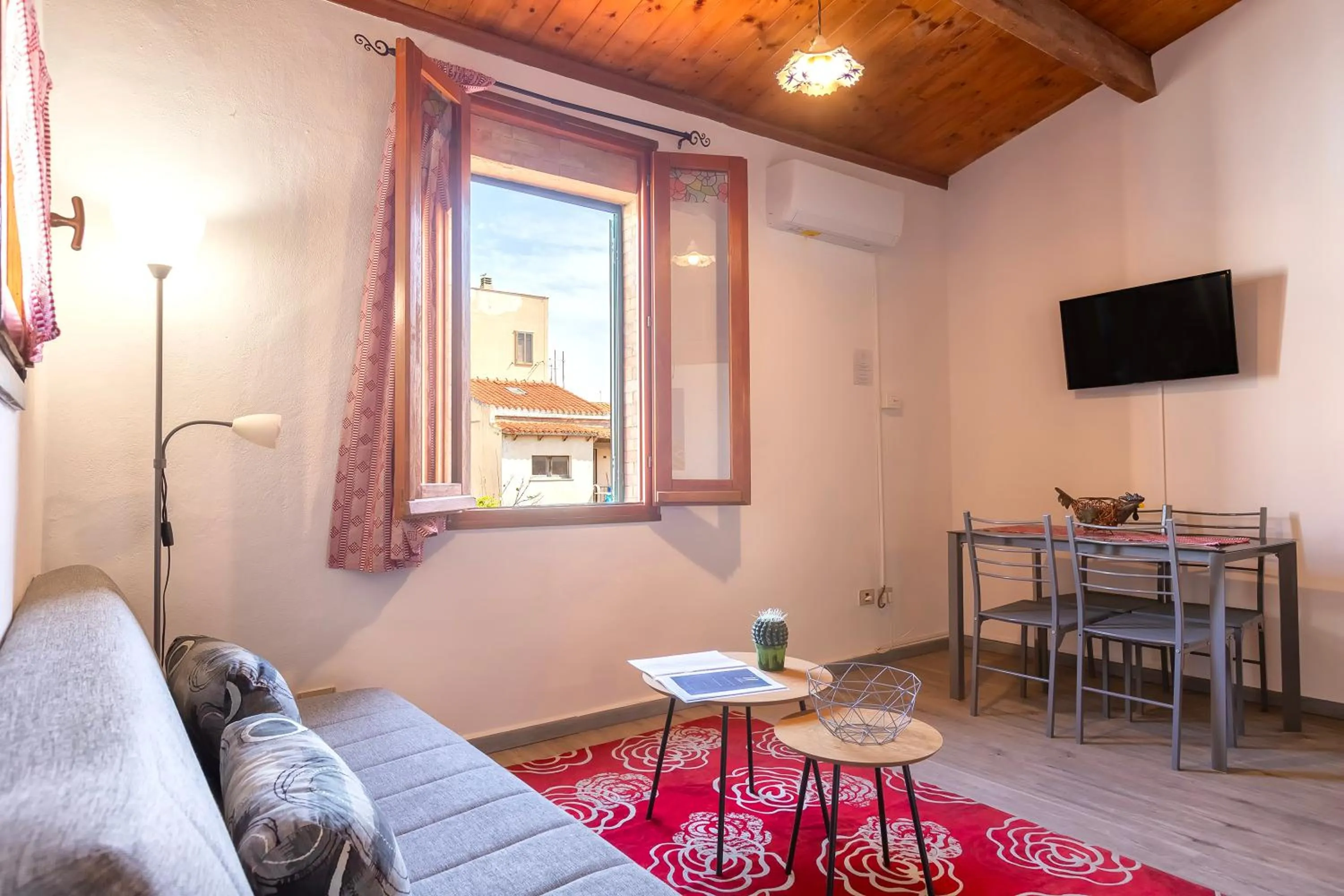 TV and multimedia in Alguer Guest House