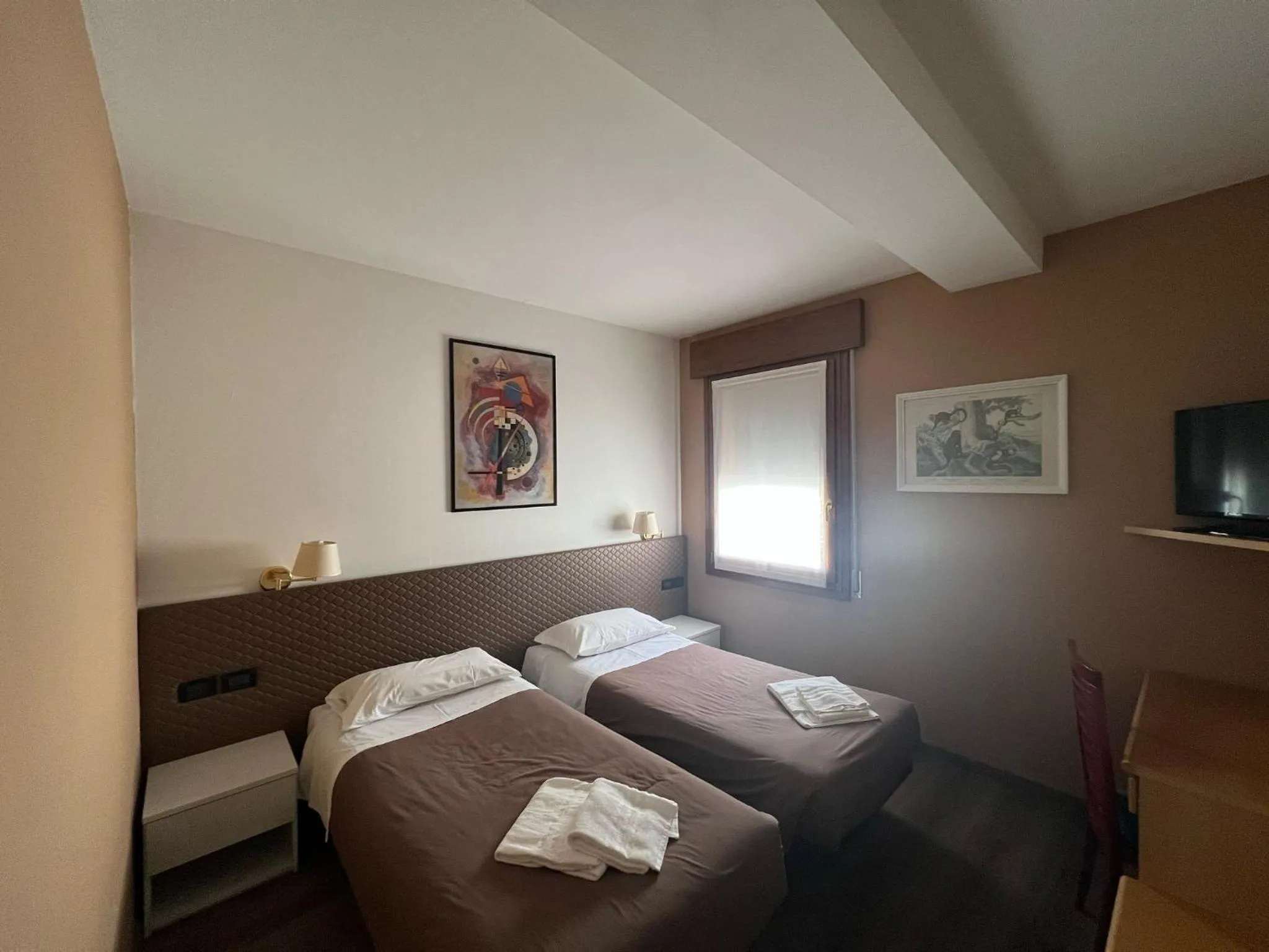 Damodoro Hotel