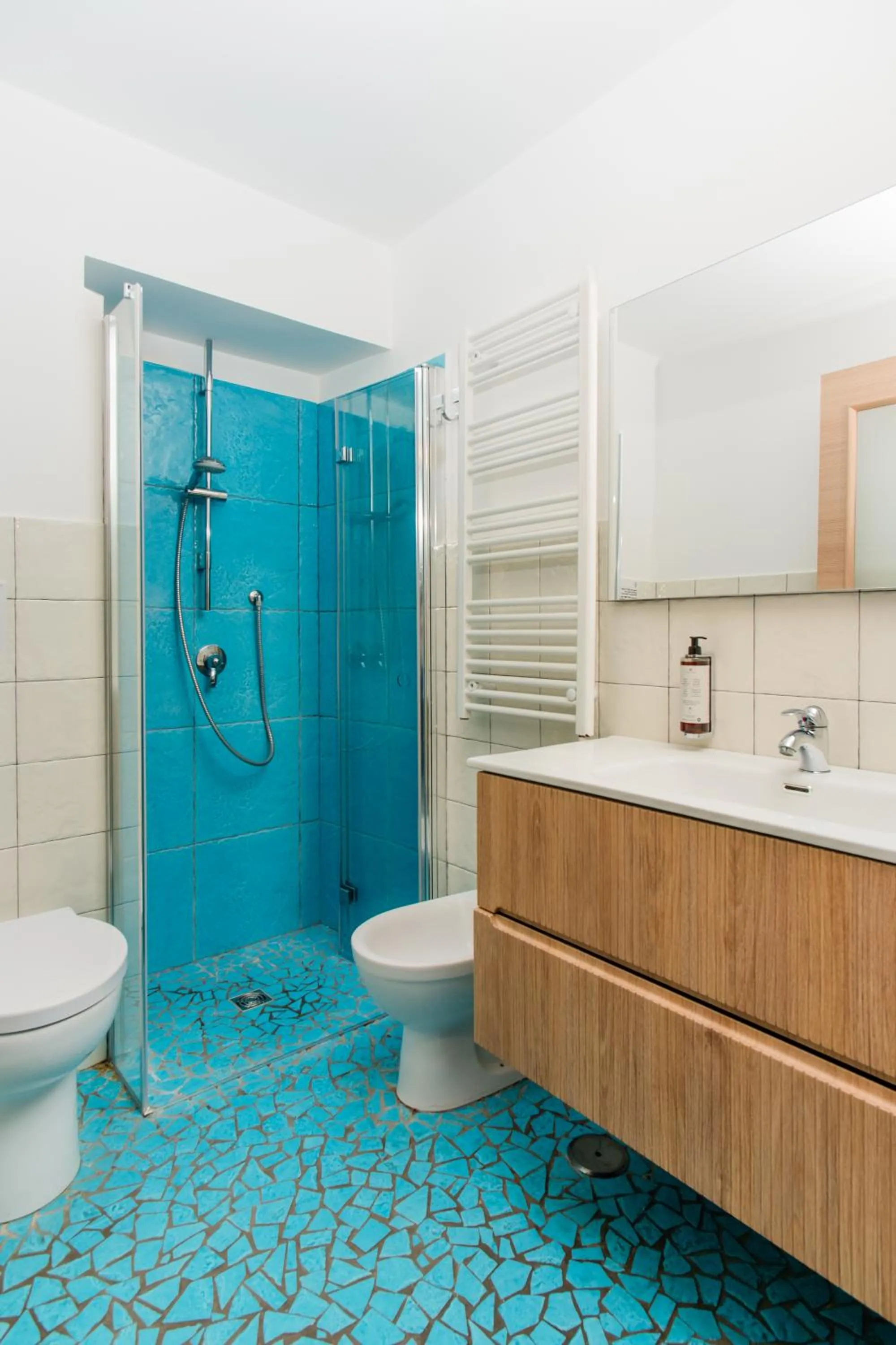 Shower in Palazzo Gargiulo Luxury Rooms & Suites