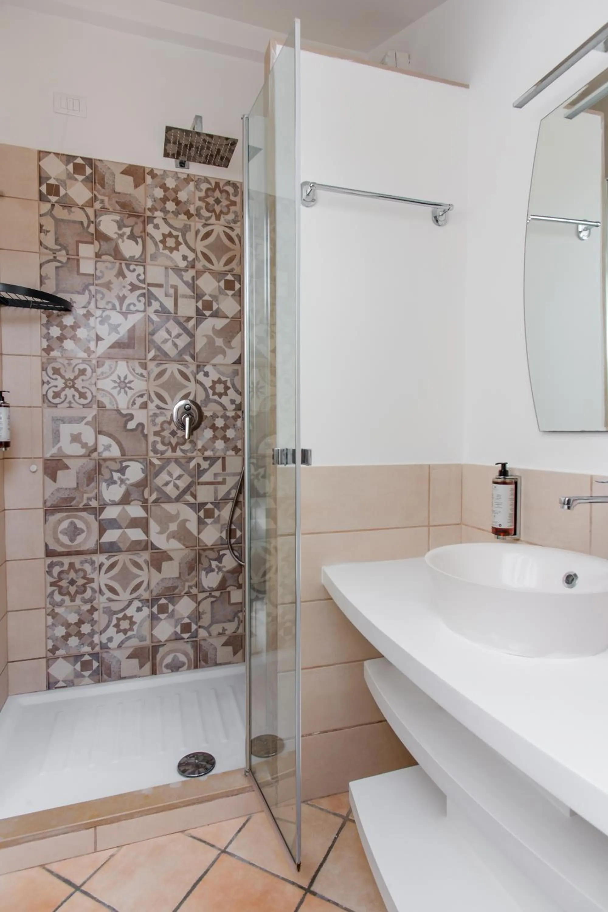 Shower in Palazzo Gargiulo Luxury Rooms & Suites