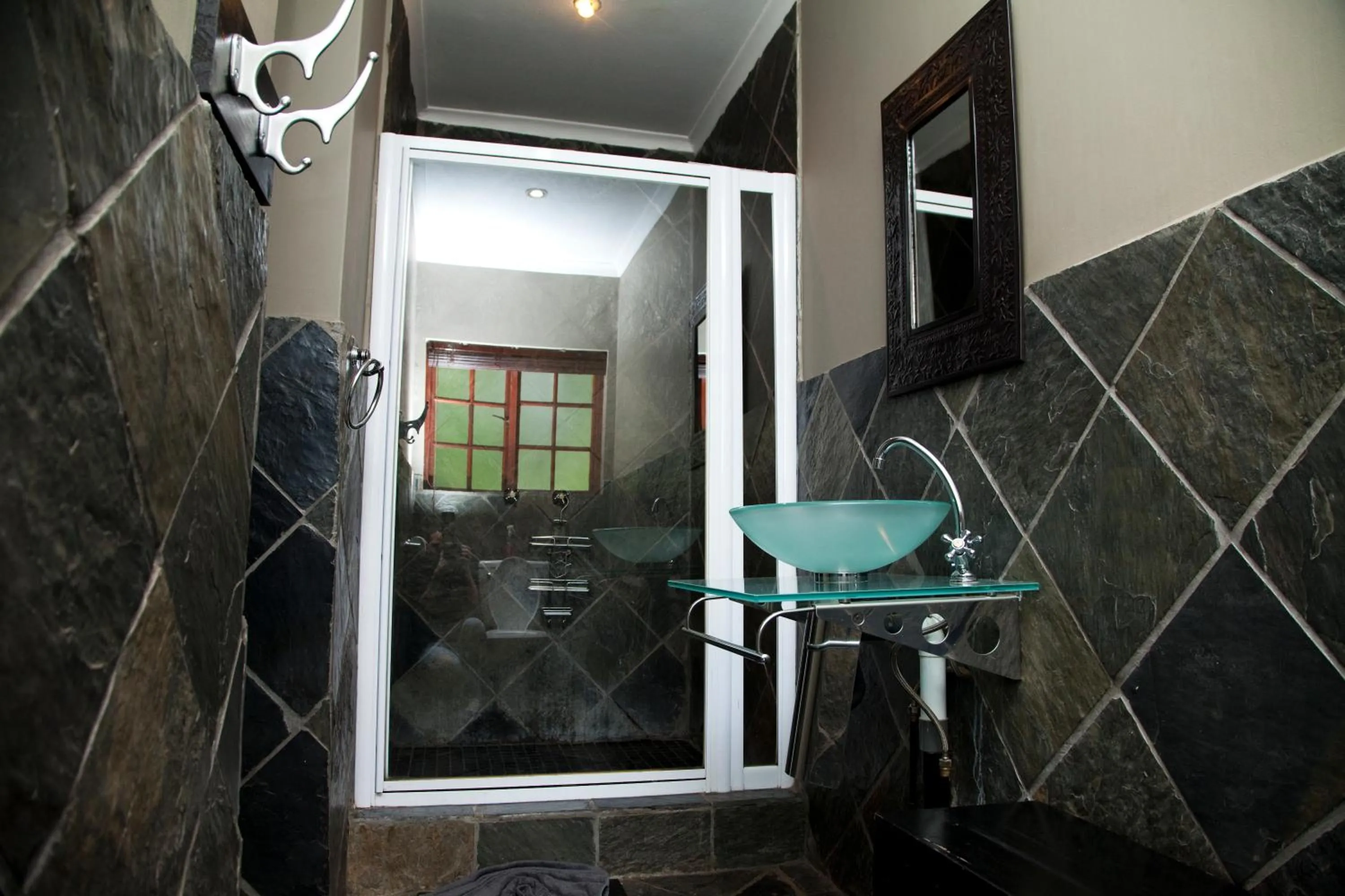 Bathroom in The Gables Middelburg MPU