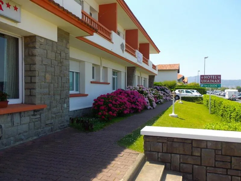 Facade/entrance in Hotel Uhainak