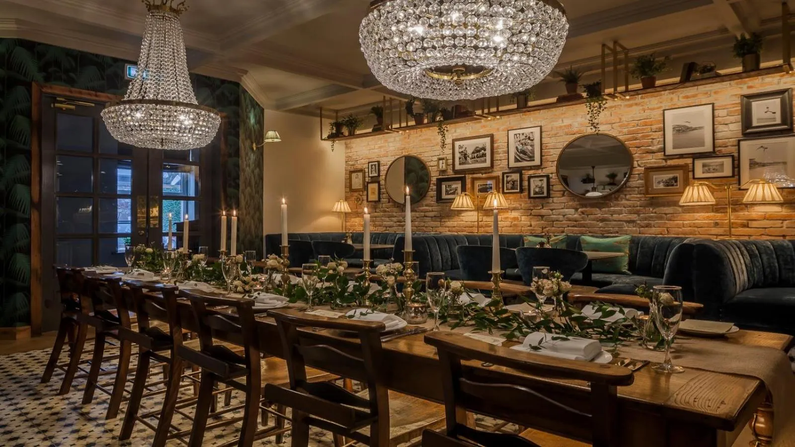 Restaurant/places to eat in The Ashe Hotel