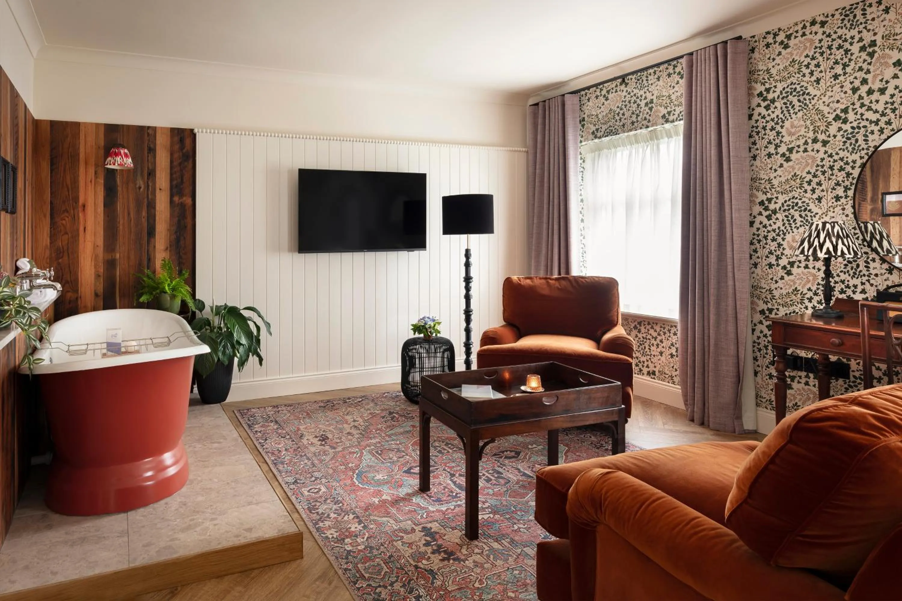 TV and multimedia in The Ashe Hotel