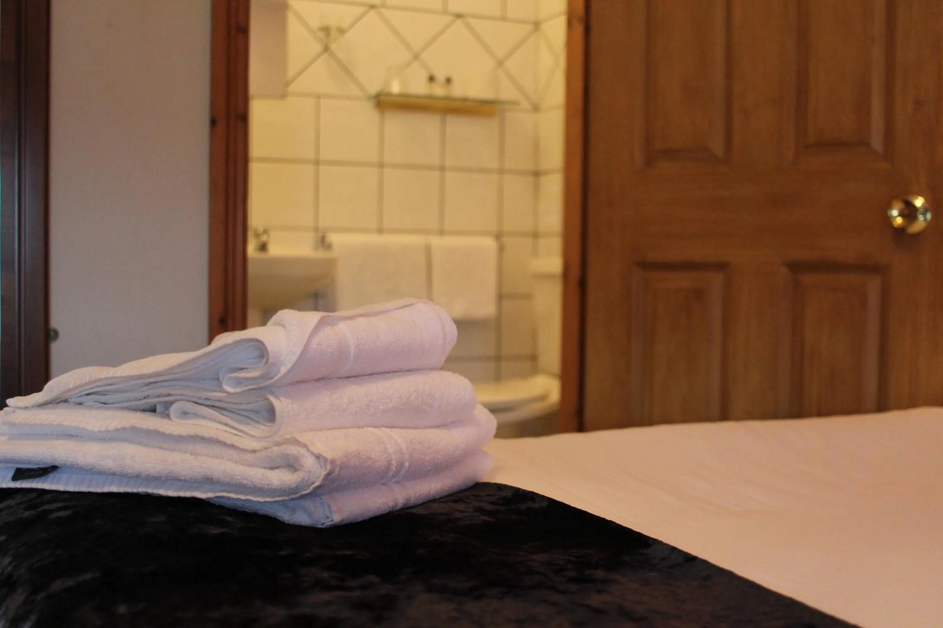 Bedroom, Bed in Bridge Hotel