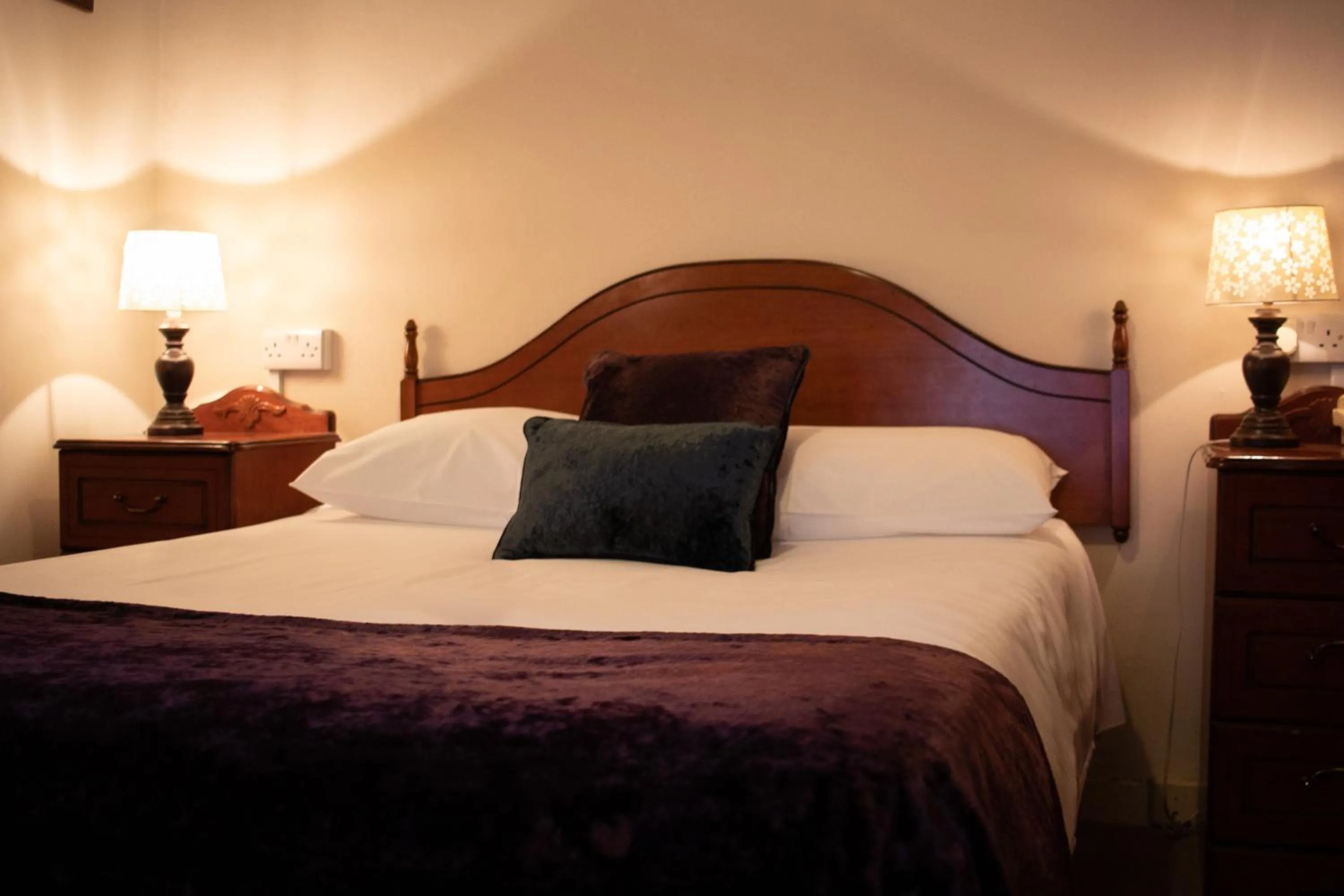 Bedroom, Bed in Bridge Hotel