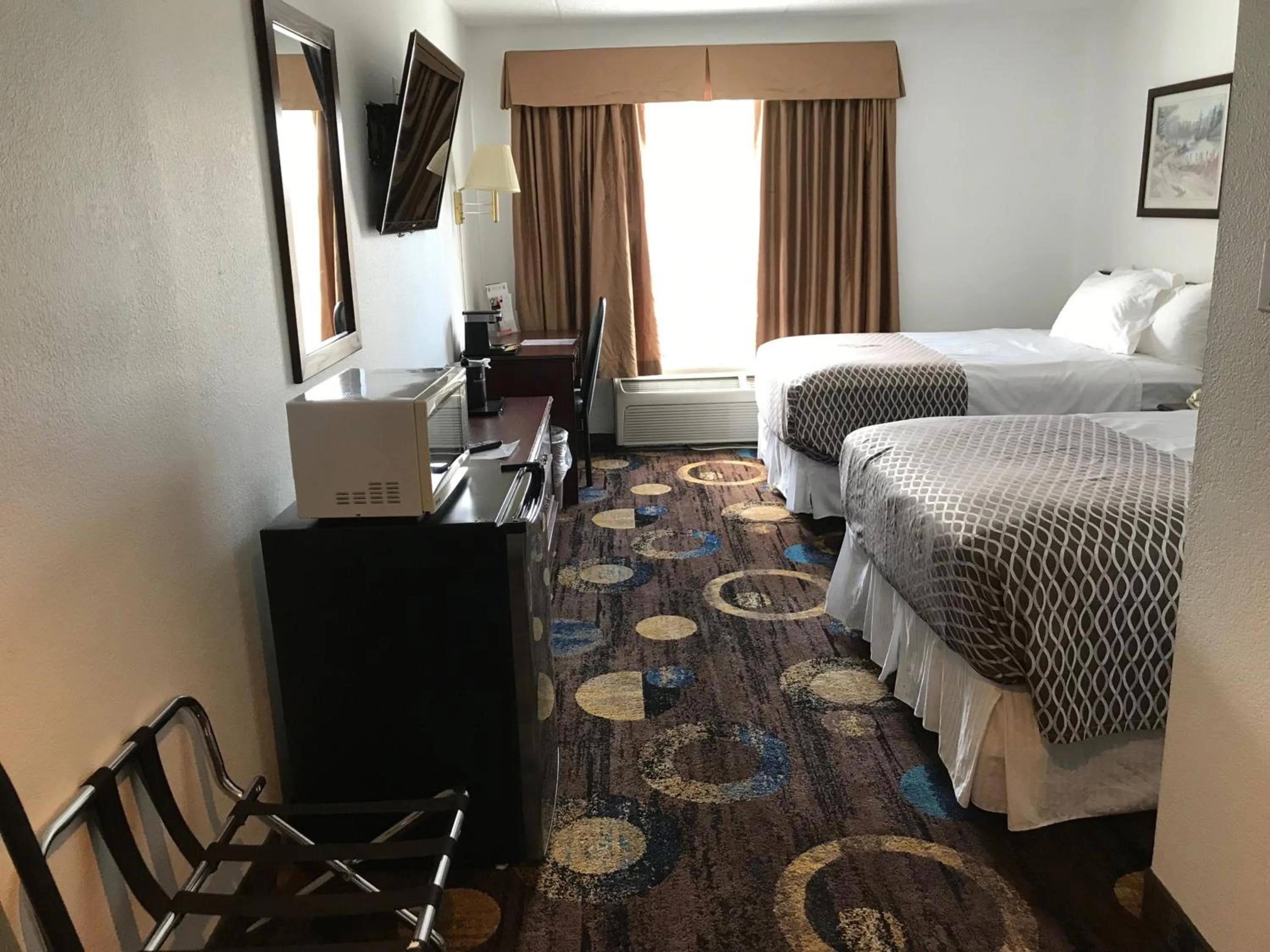 Bed in Stonebridge Hotel