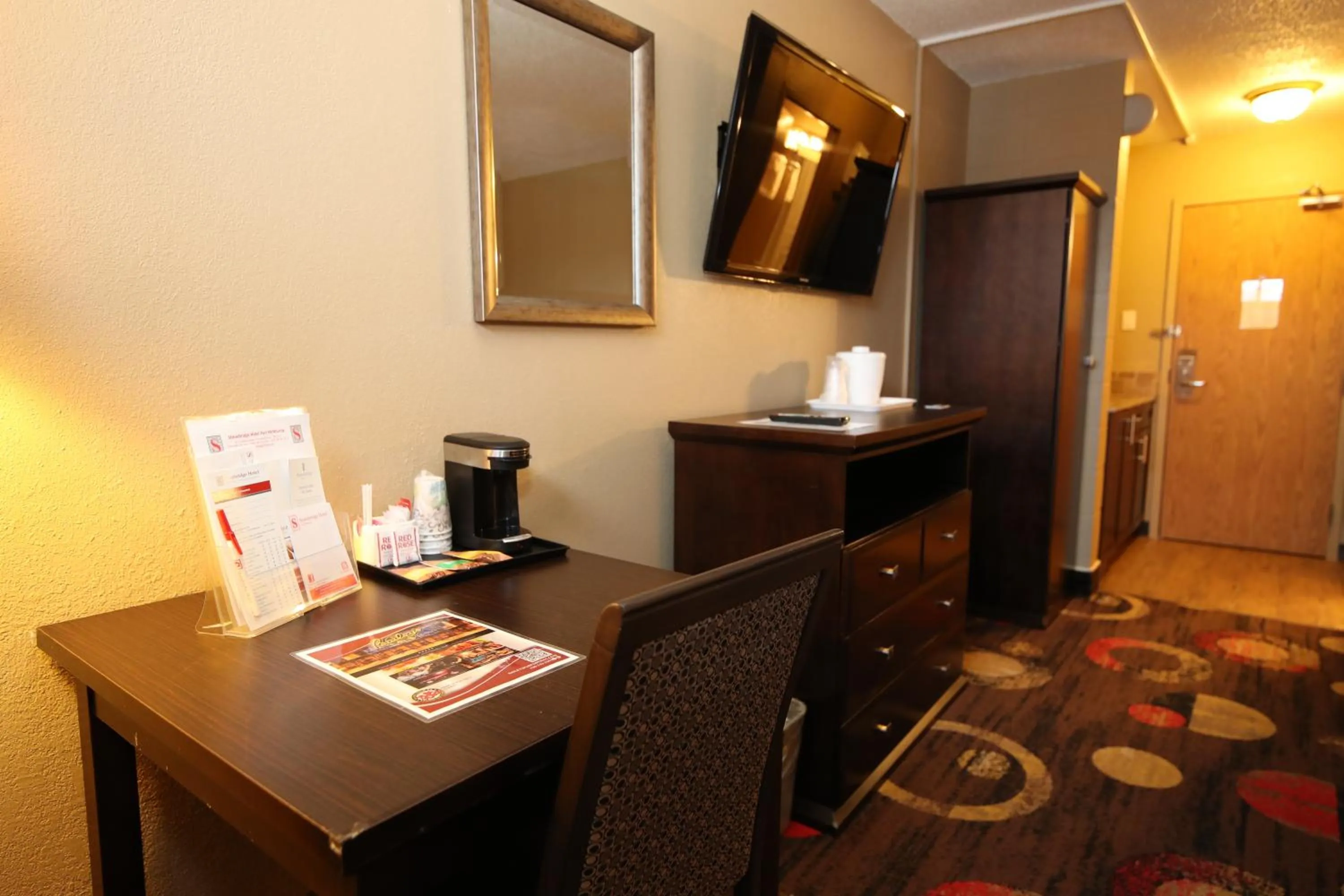 TV and multimedia in Stonebridge Hotel