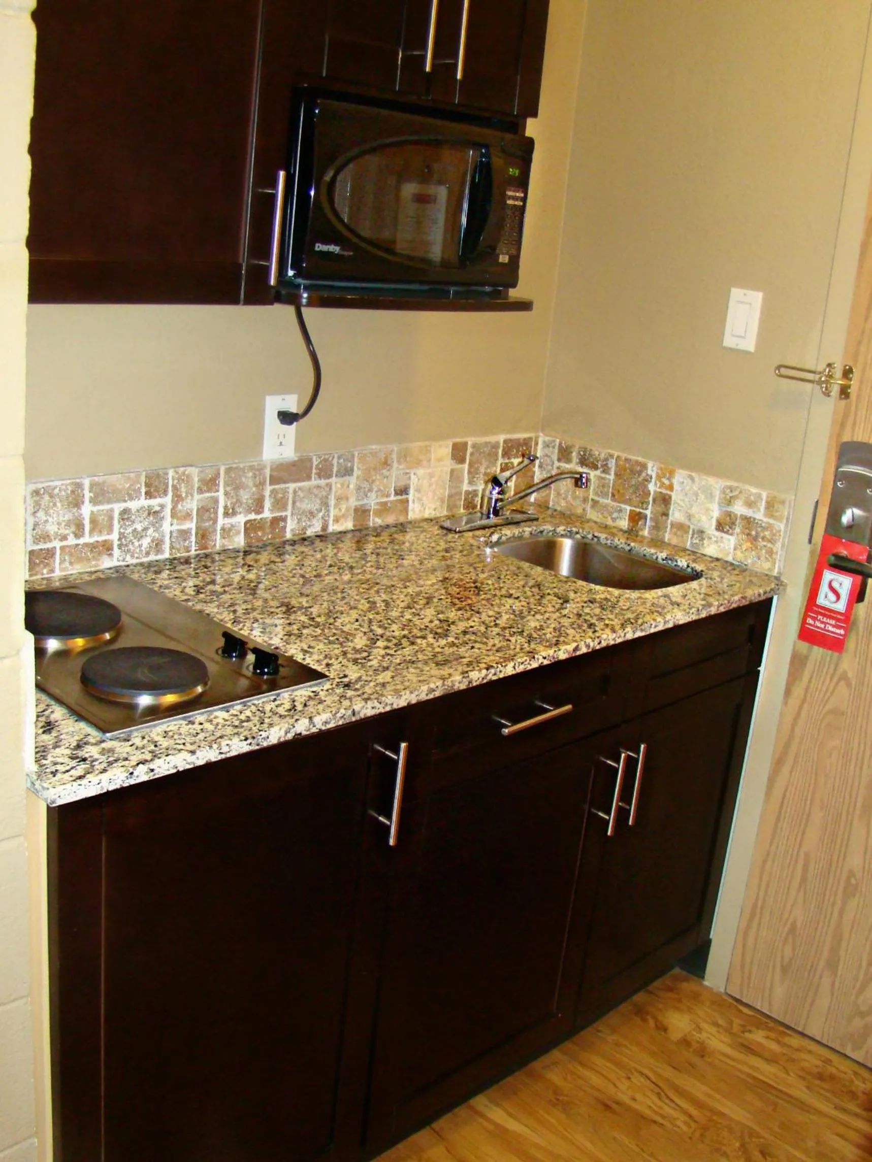 Kitchen or kitchenette in Stonebridge Hotel