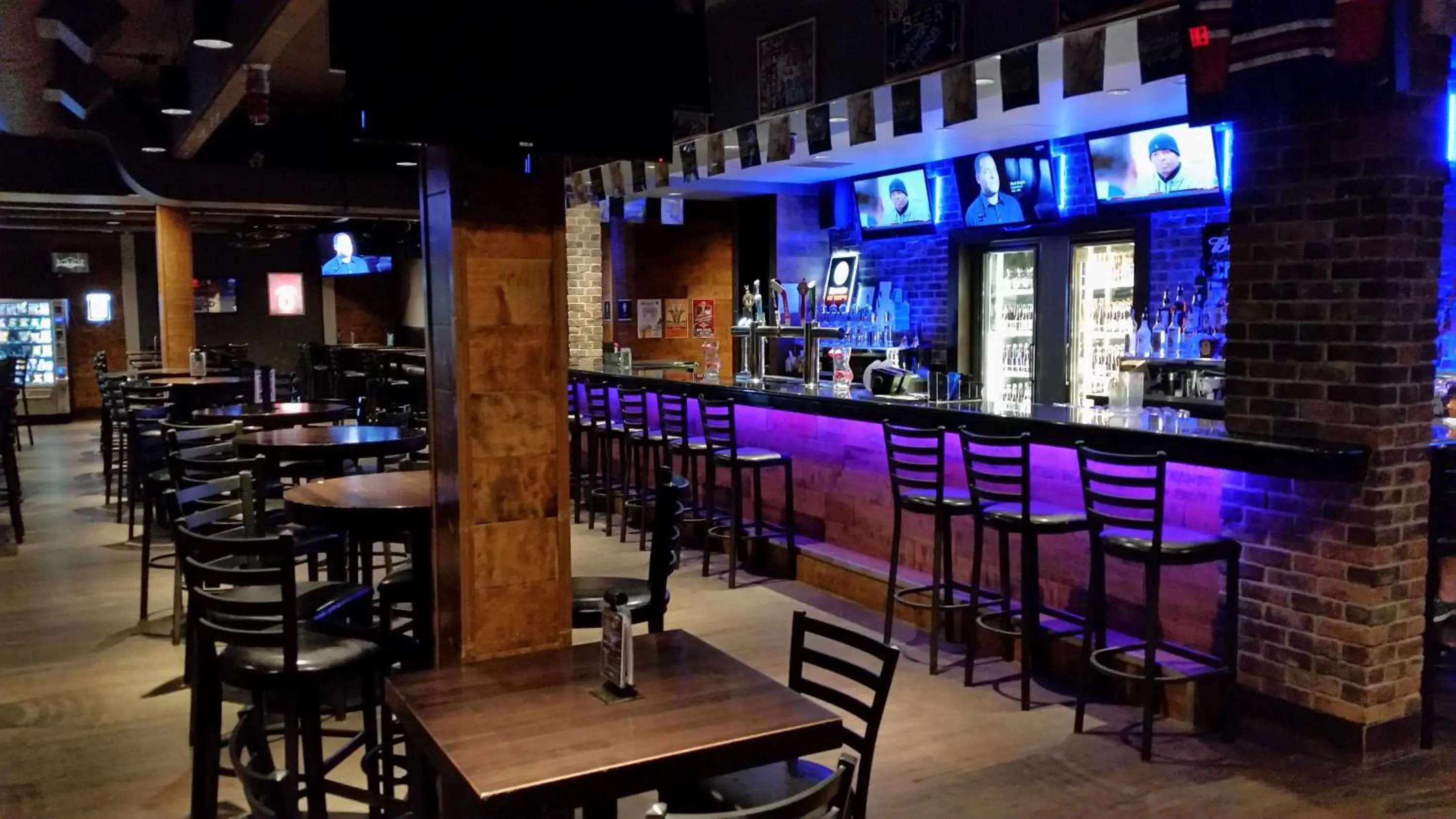 Restaurant/places to eat in Stonebridge Hotel