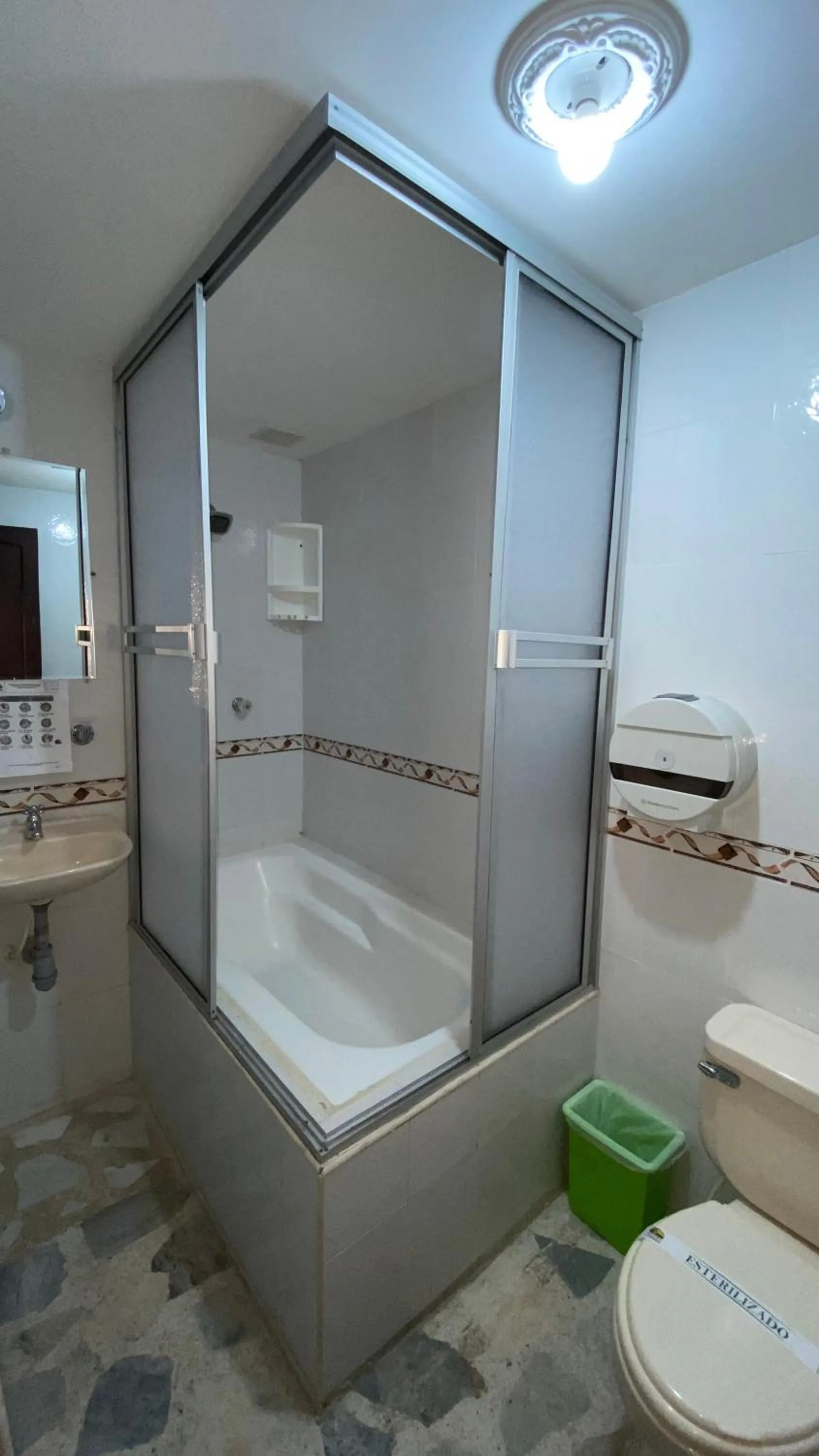 Bathroom in Hotel El Bosque