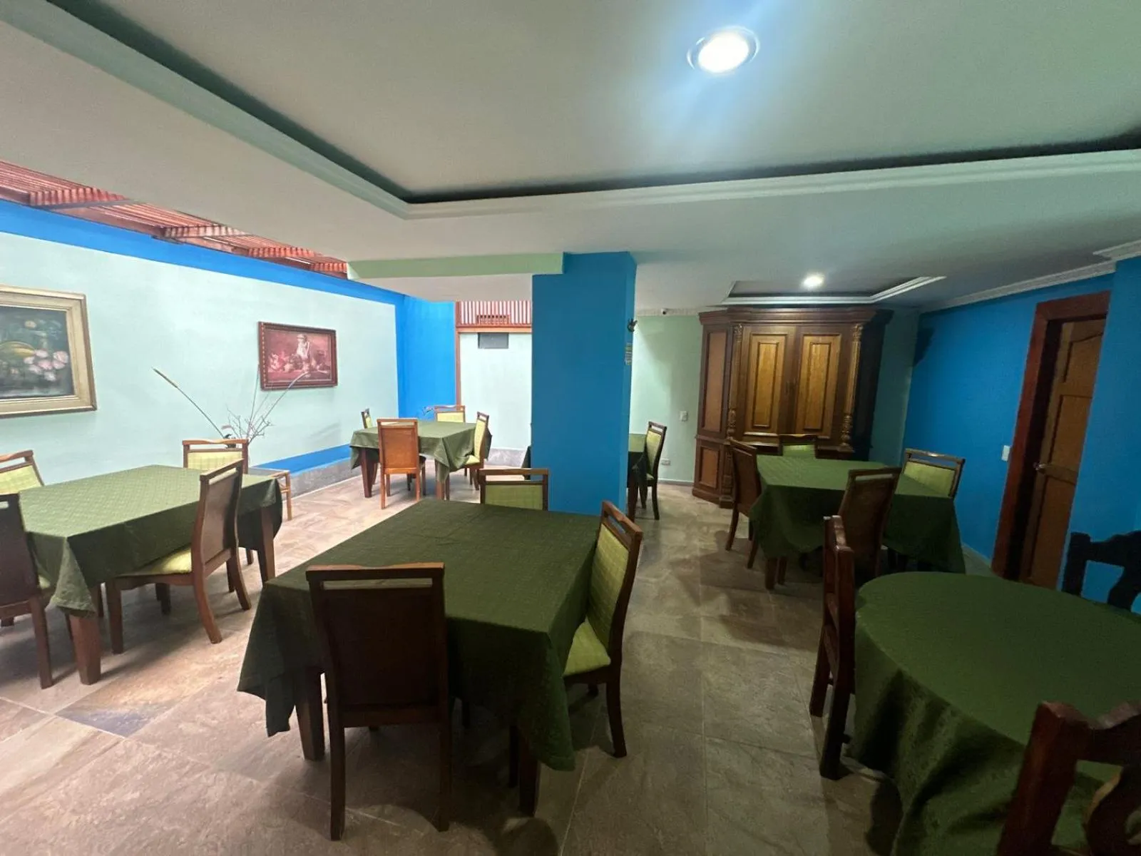 Restaurant/places to eat in Hotel El Bosque