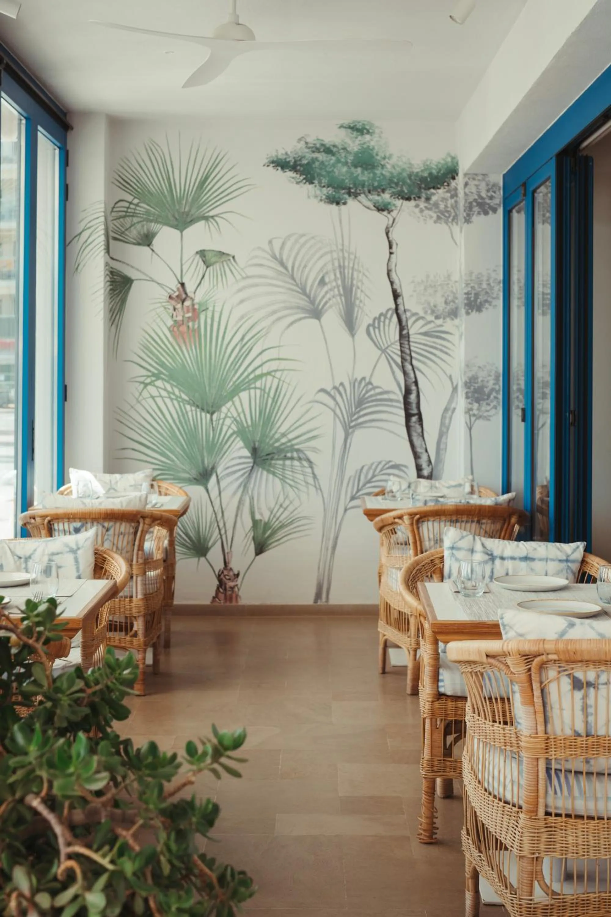 Restaurant/places to eat in Hotel Honucai