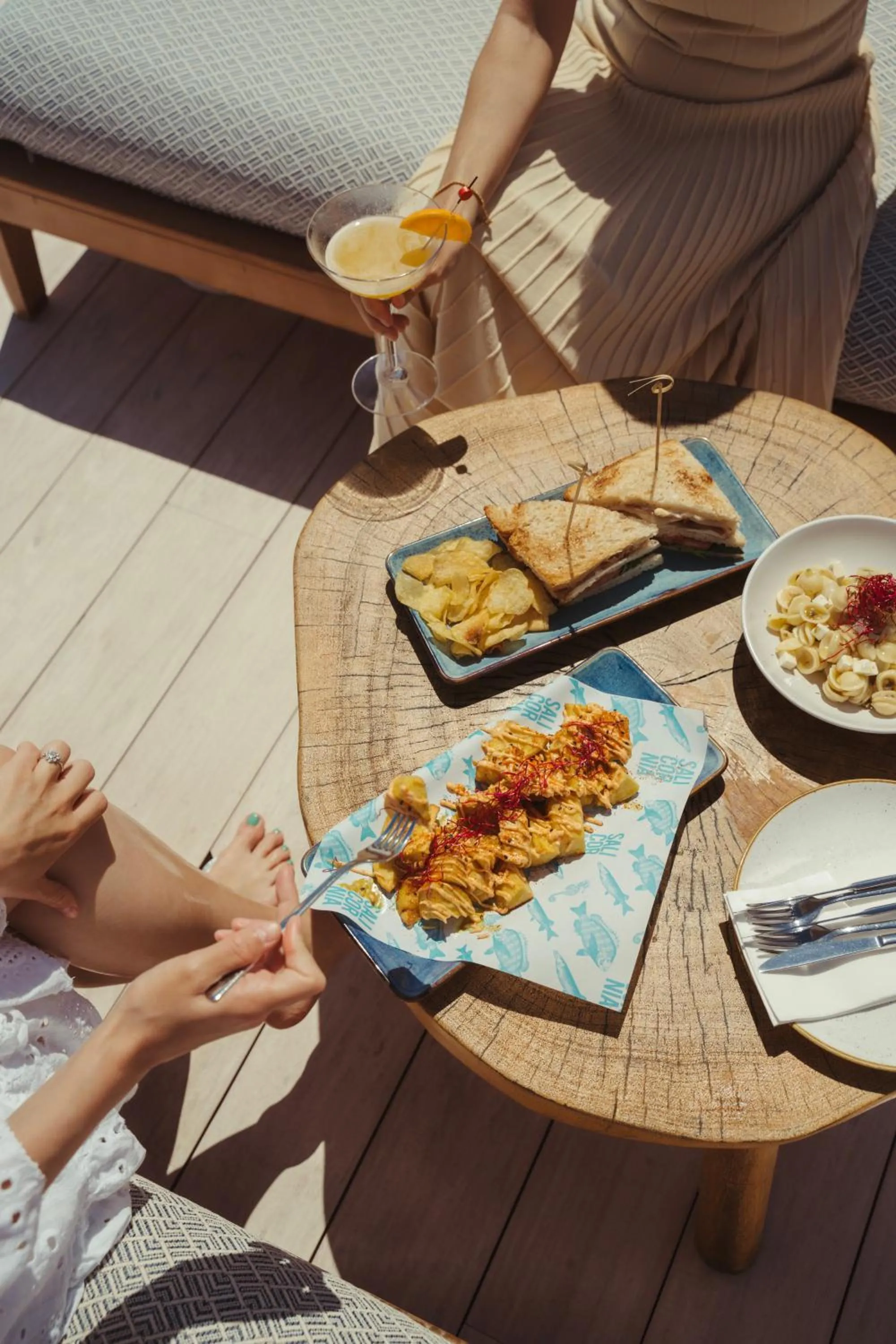 Restaurant/places to eat in Hotel Honucai