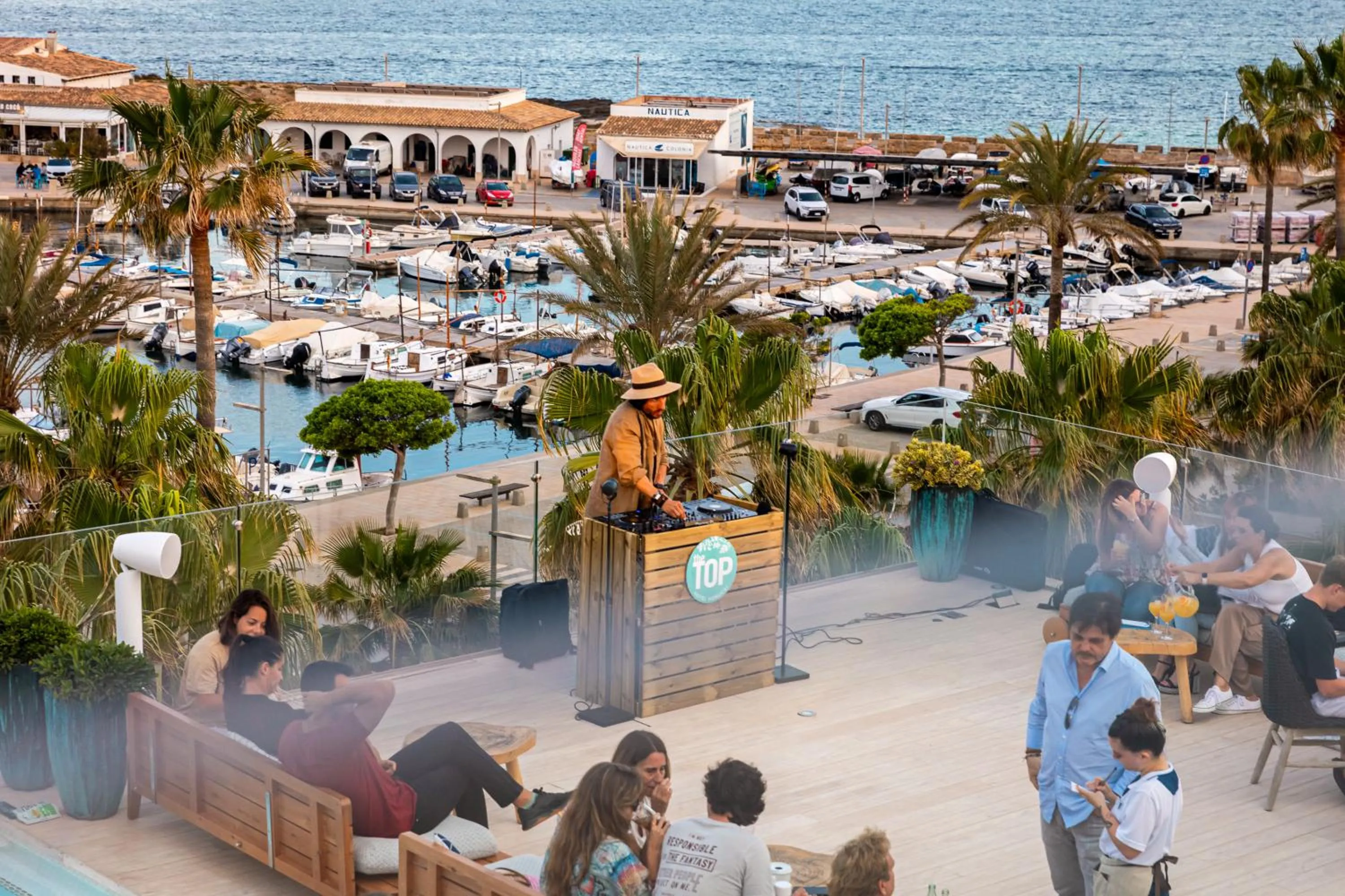 Night in Hotel Honucai