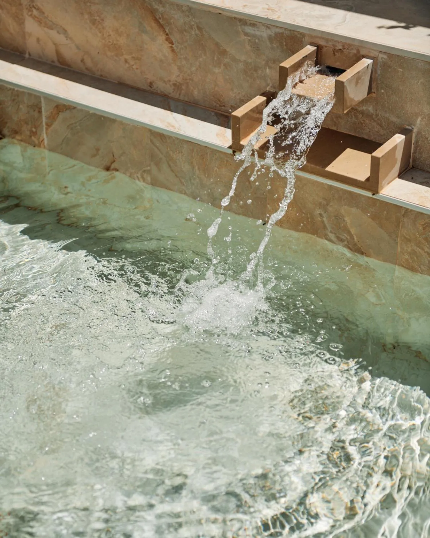 Hot Tub in Hotel Honucai