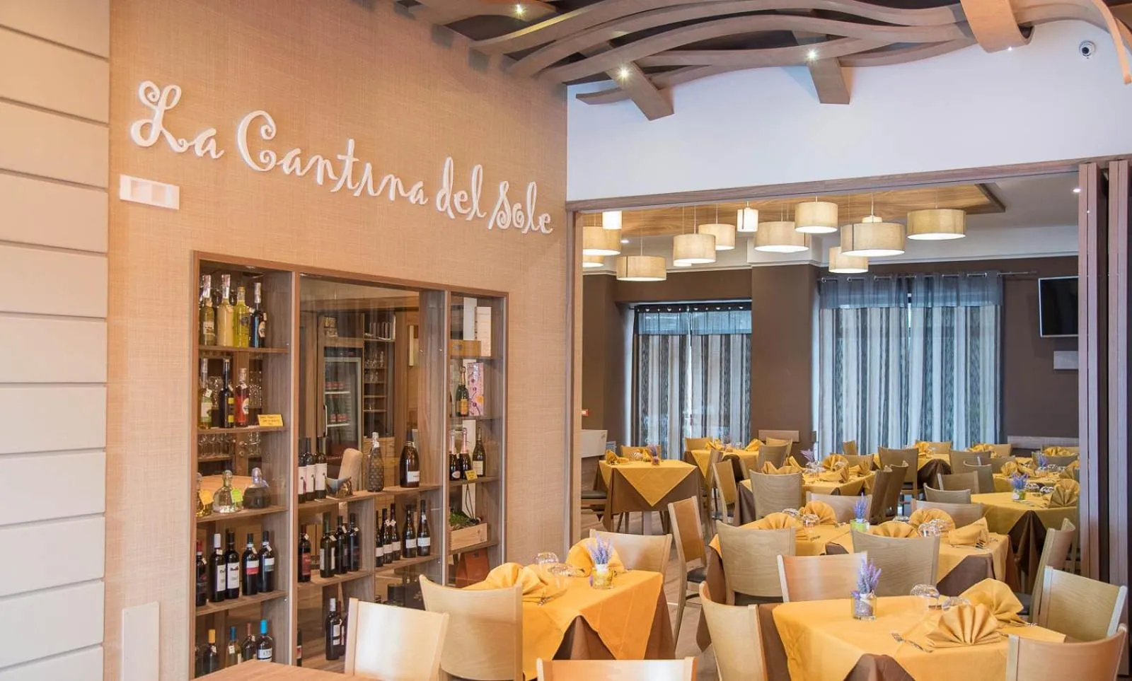 Restaurant/places to eat in Hotel Sole