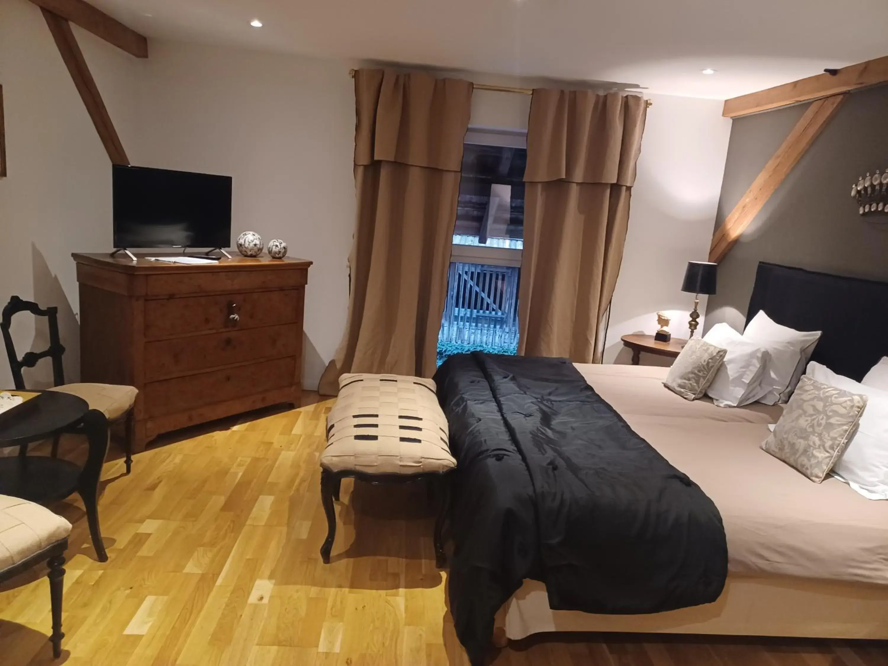 Twin Room with Private Bathroom in Coté Cour Bischwihr Colmar Twin Room with Private Bathroom in Coté Cour Bischwihr Colmar