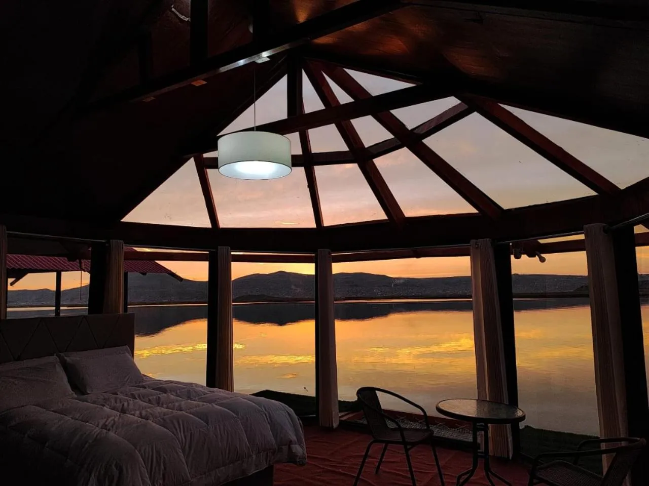 Sunset, Bed in Titicaca Atrion Uros