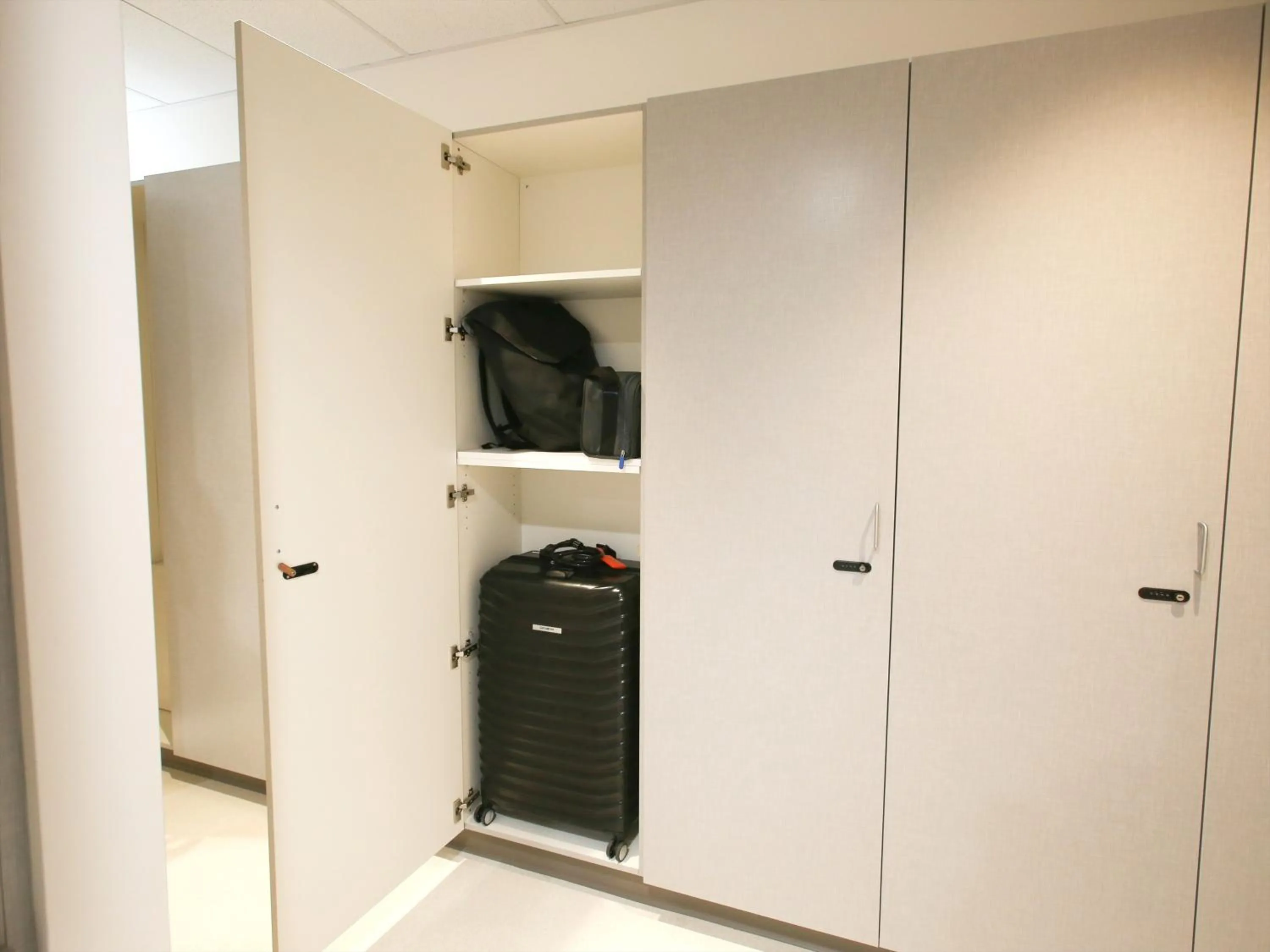 locker in First Cabin International Hawaii