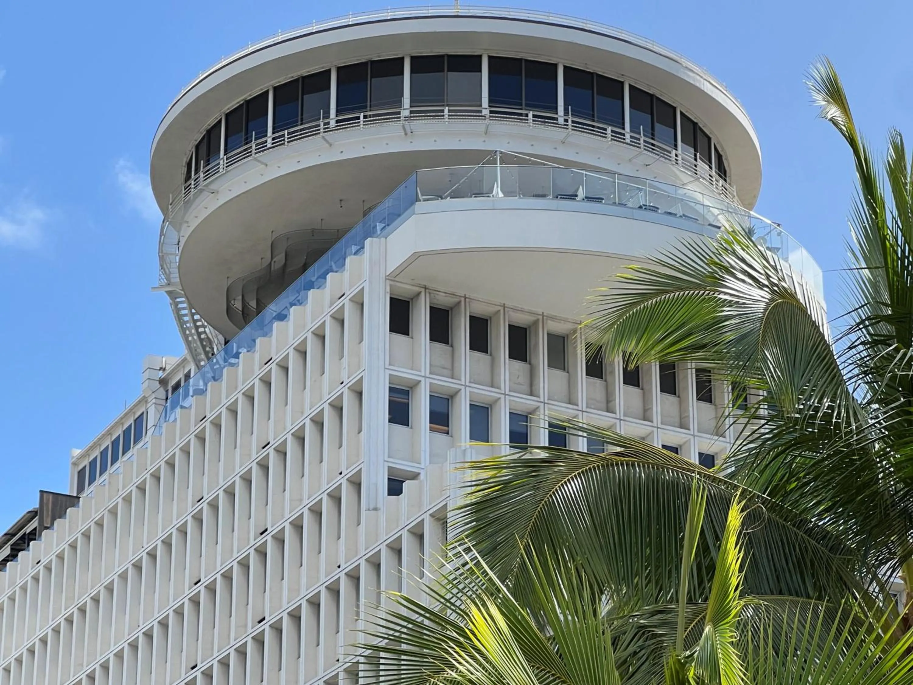 Property building in First Cabin International Hawaii