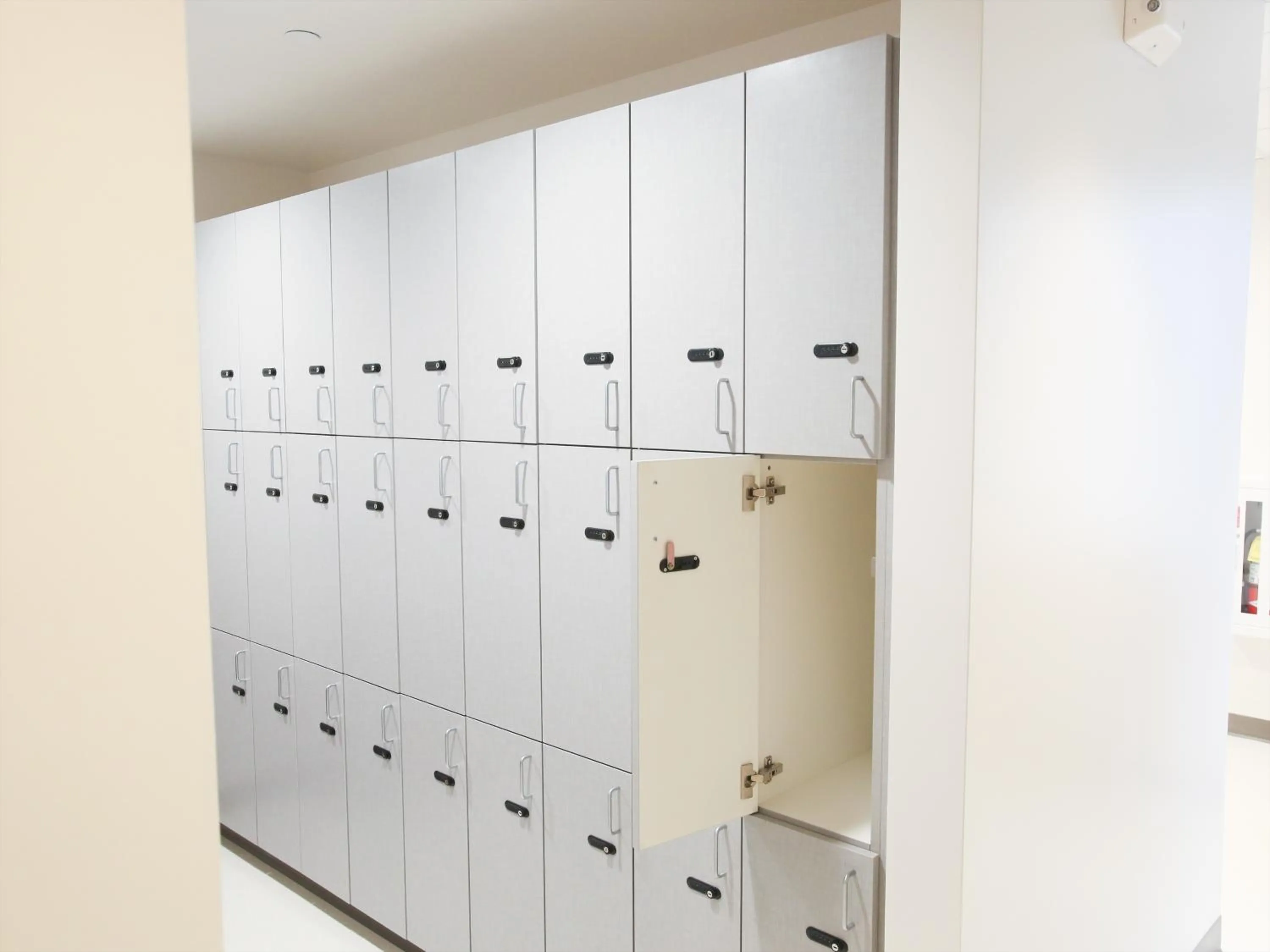 locker in First Cabin International Hawaii