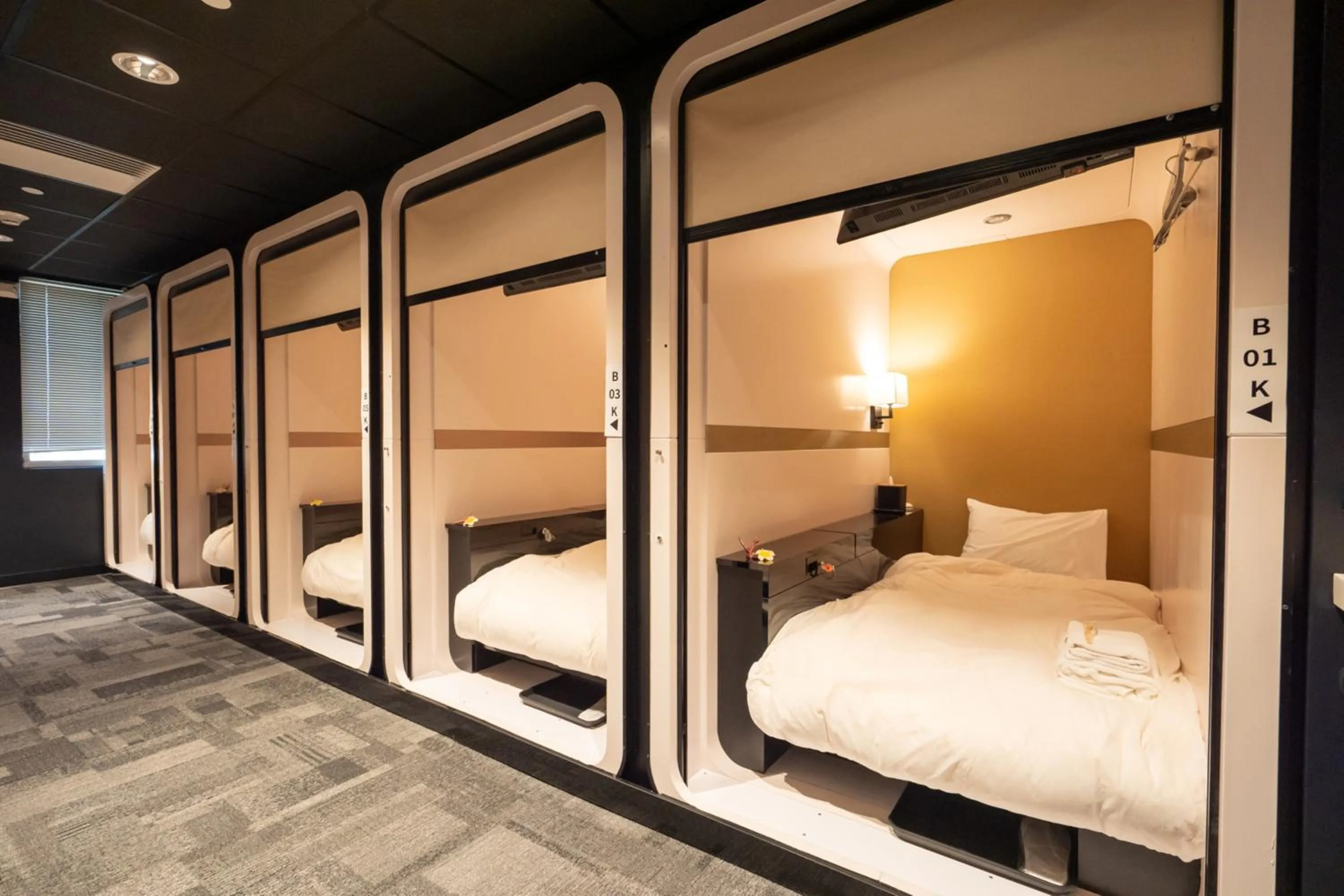 Bed in First Cabin International Hawaii