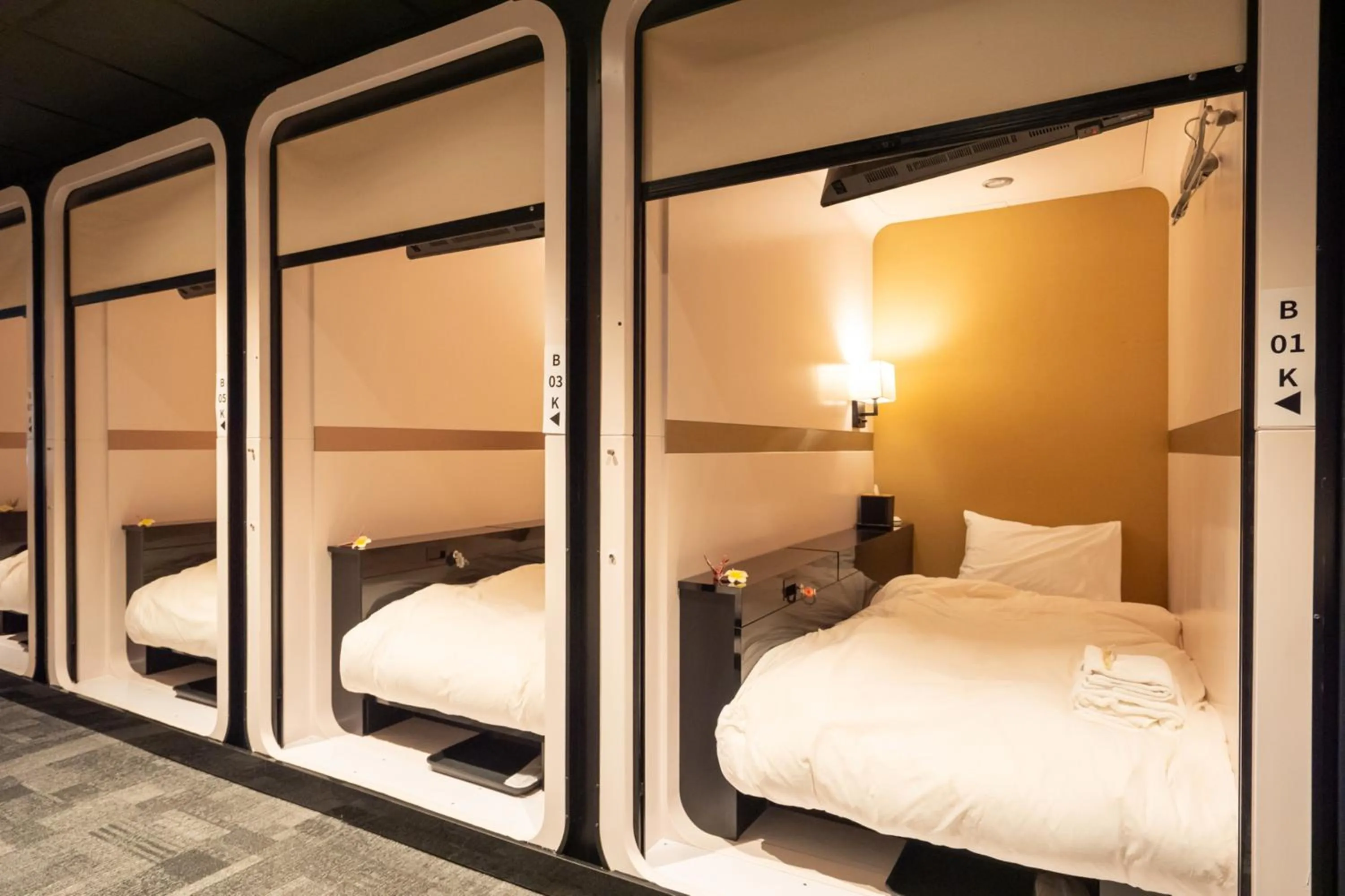 Bed in First Cabin International Hawaii