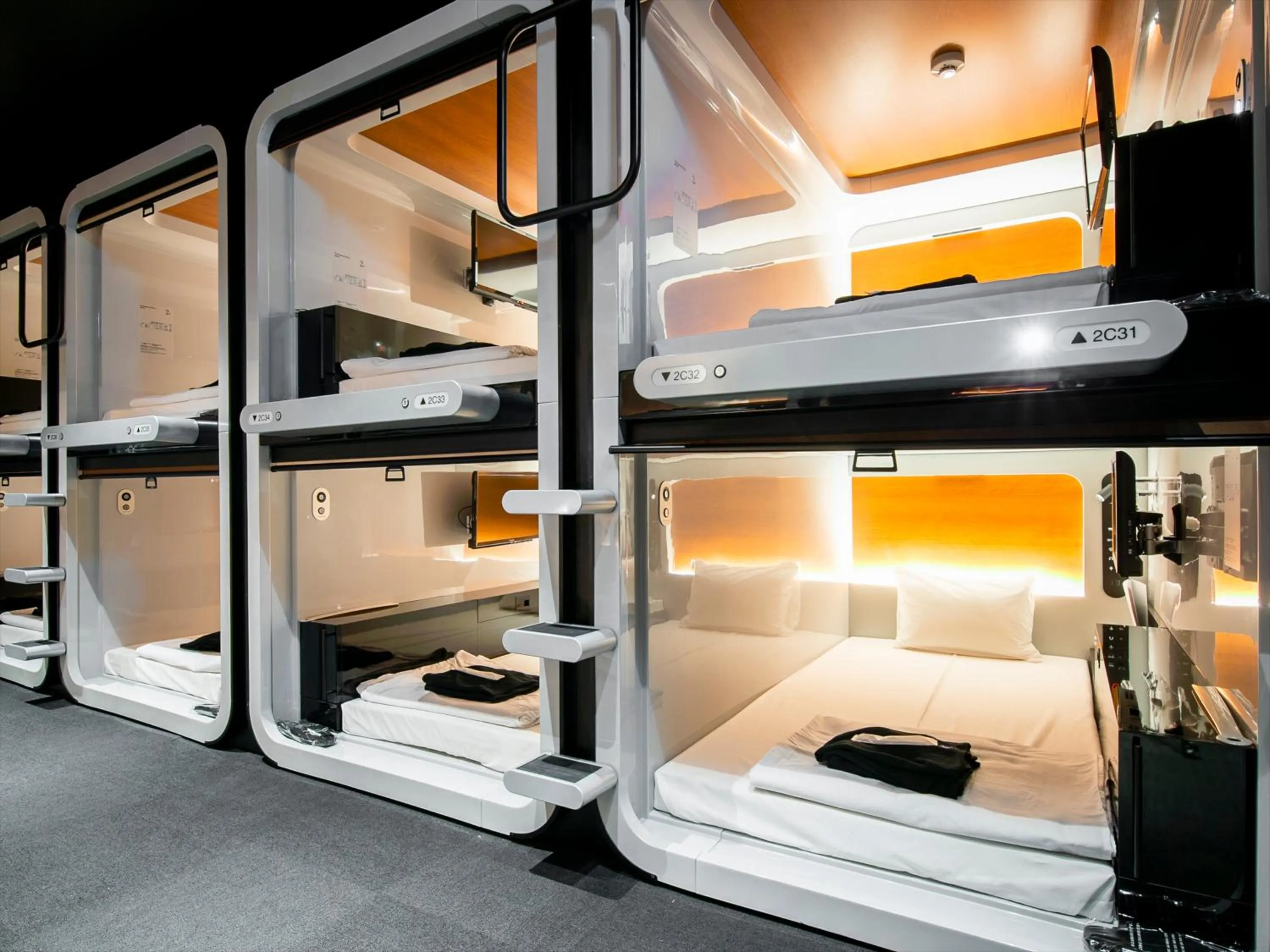 Bed in First Cabin International Hawaii