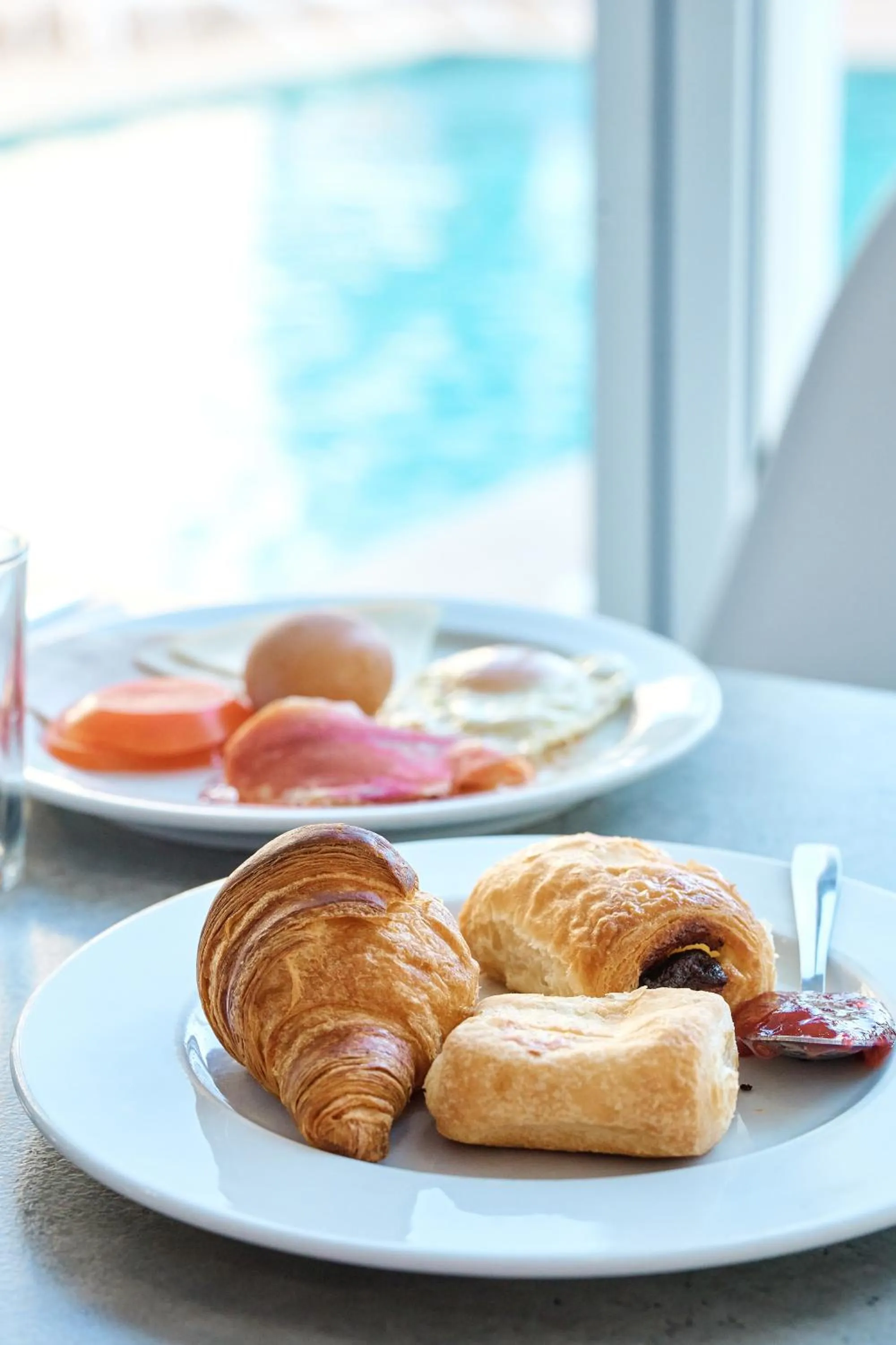 Food and drinks in Bluewater Hotel