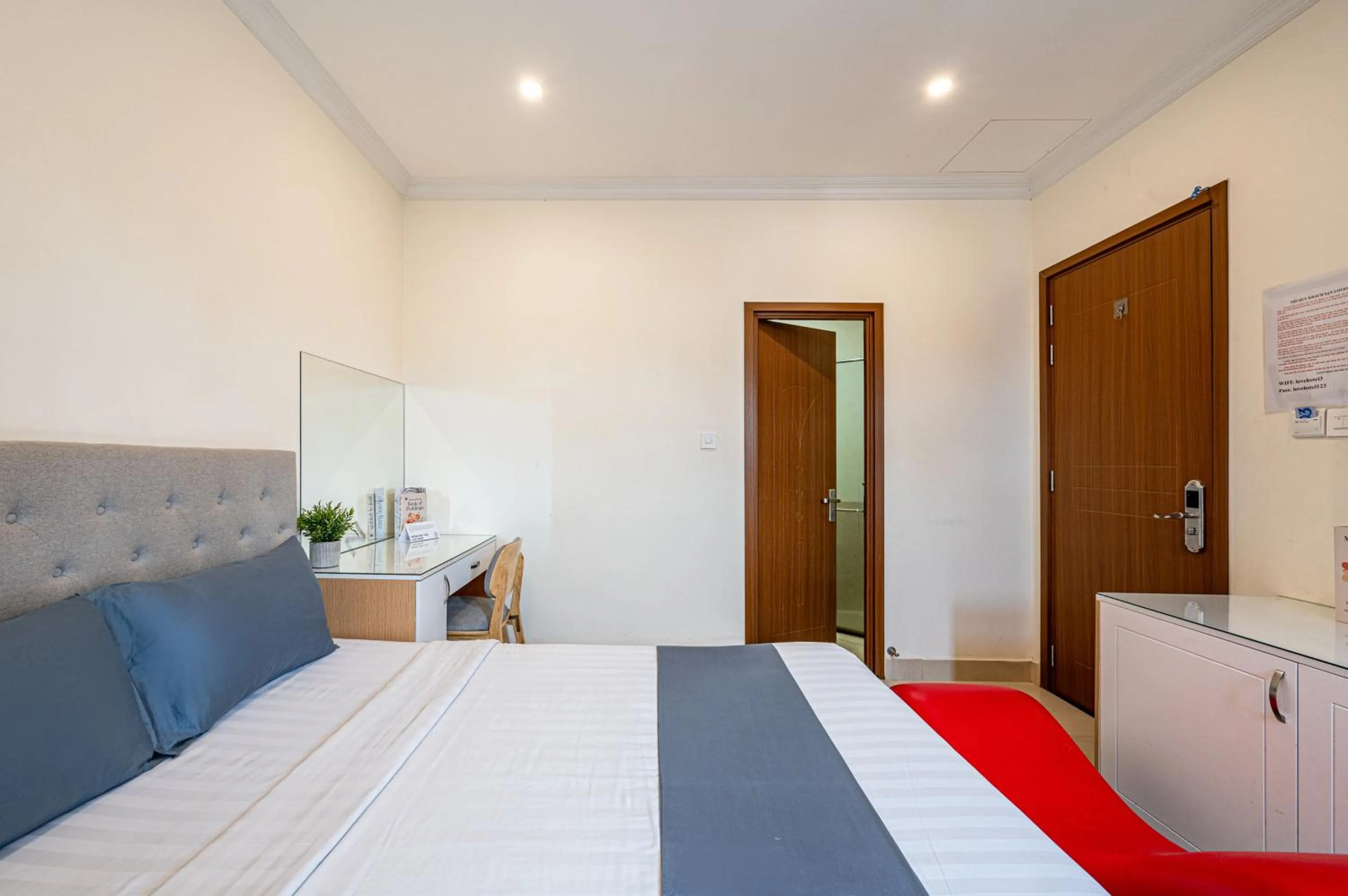 Bed in Cozrum - Love Hotel Trần Thị Nghỉ