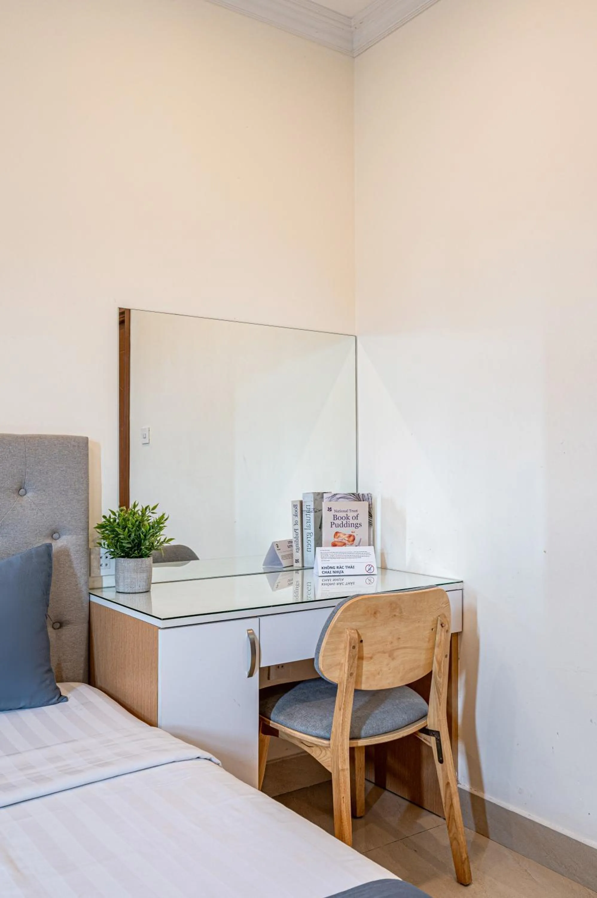 Seating area, Bed in Cozrum - Love Hotel Trần Thị Nghỉ