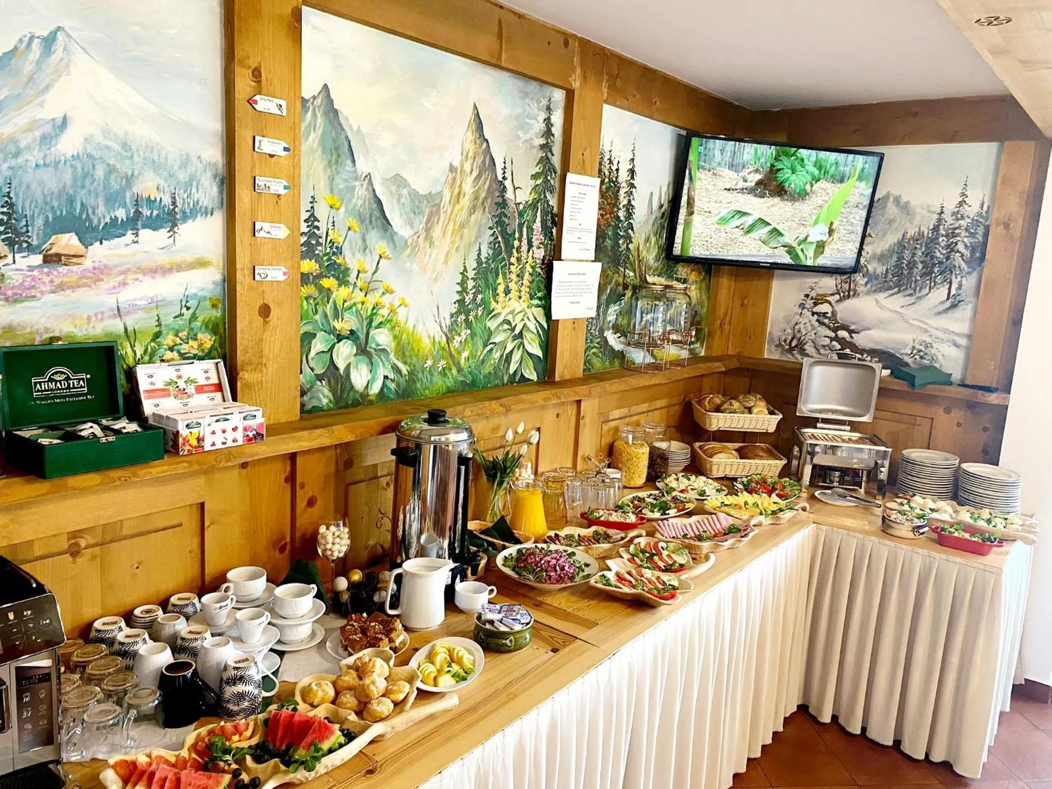 Buffet breakfast in Willa Regina II Resort & SPA