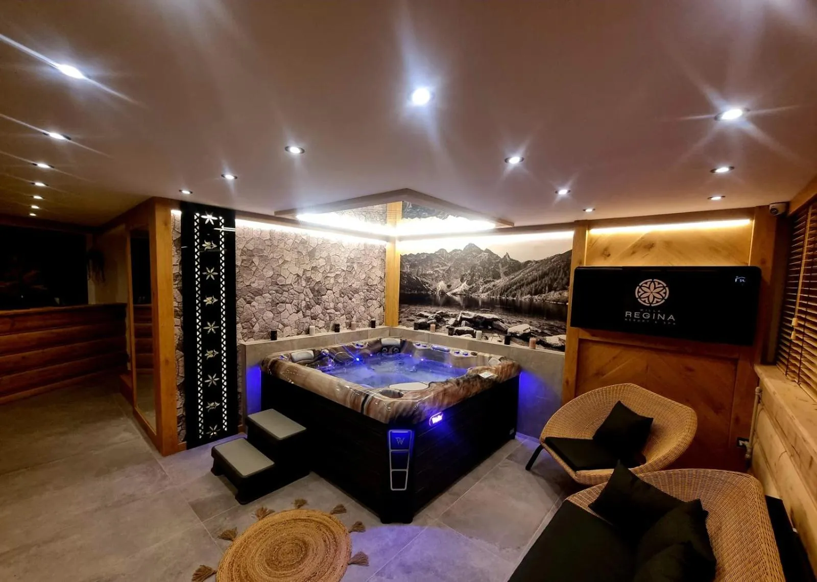 Hot Tub in Willa Regina II Resort & SPA