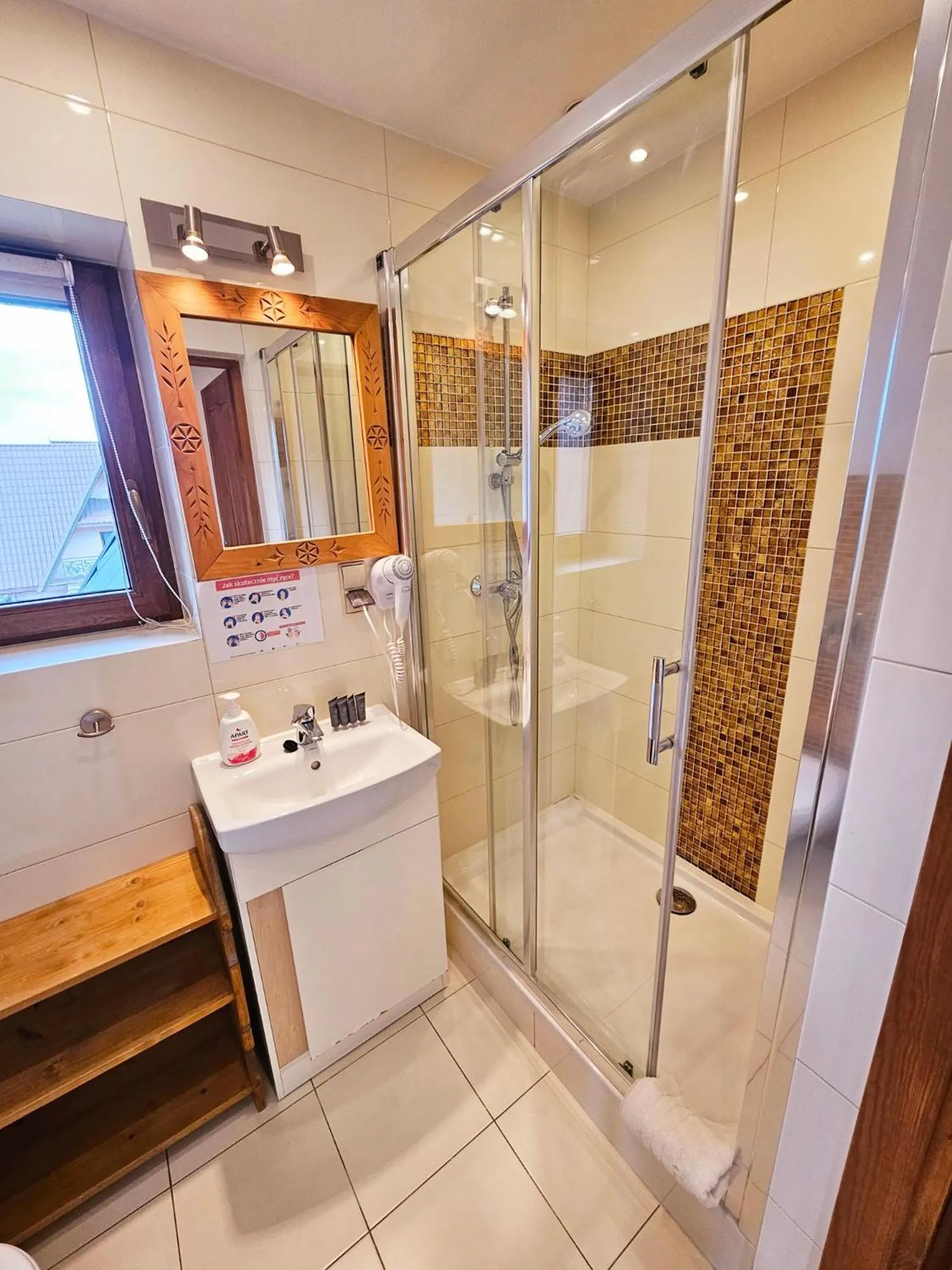 Shower in Willa Regina II Resort & SPA