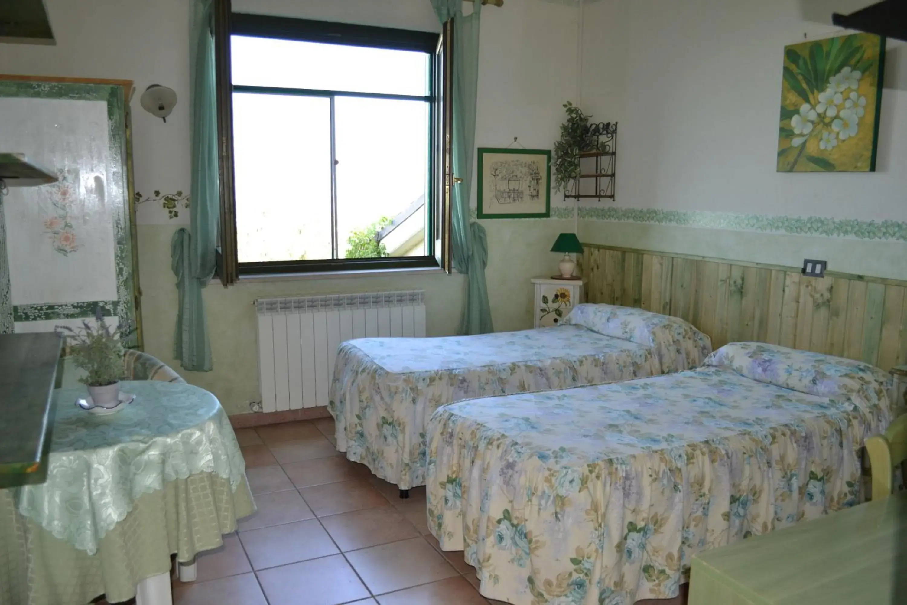 Twin Room with Mountain View - single occupancy in Agriturismo il Quadrifoglio Twin Room with Mountain View - single occupancy in Agriturismo il Quadrifoglio