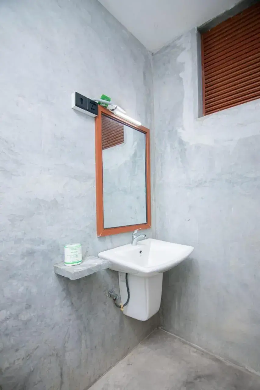 Deluxe Double Room with Sea View in CLICK Hiriketiya Deluxe Double Room with Sea View in CLICK Hiriketiya