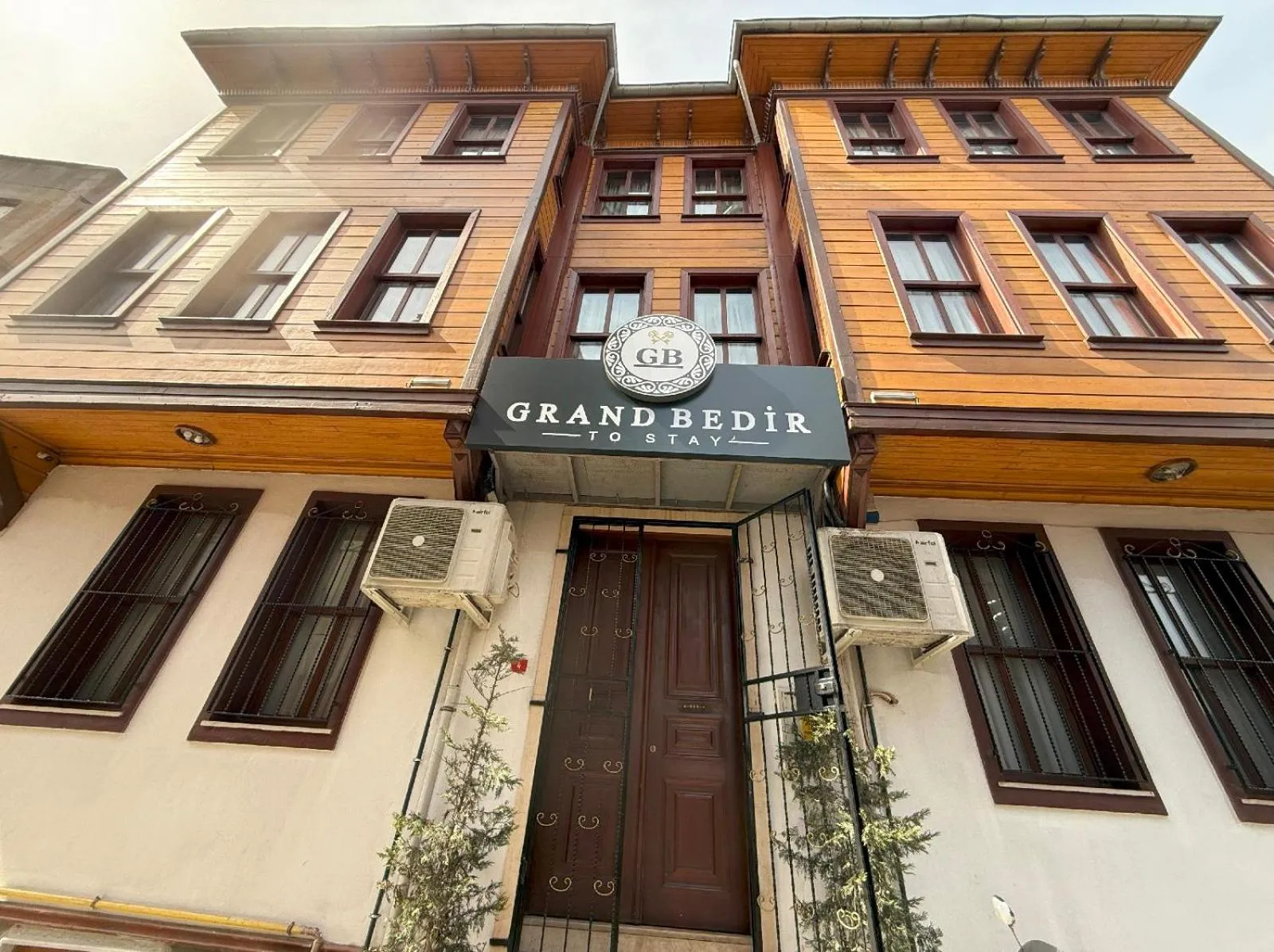 Property building in Grand Bedir