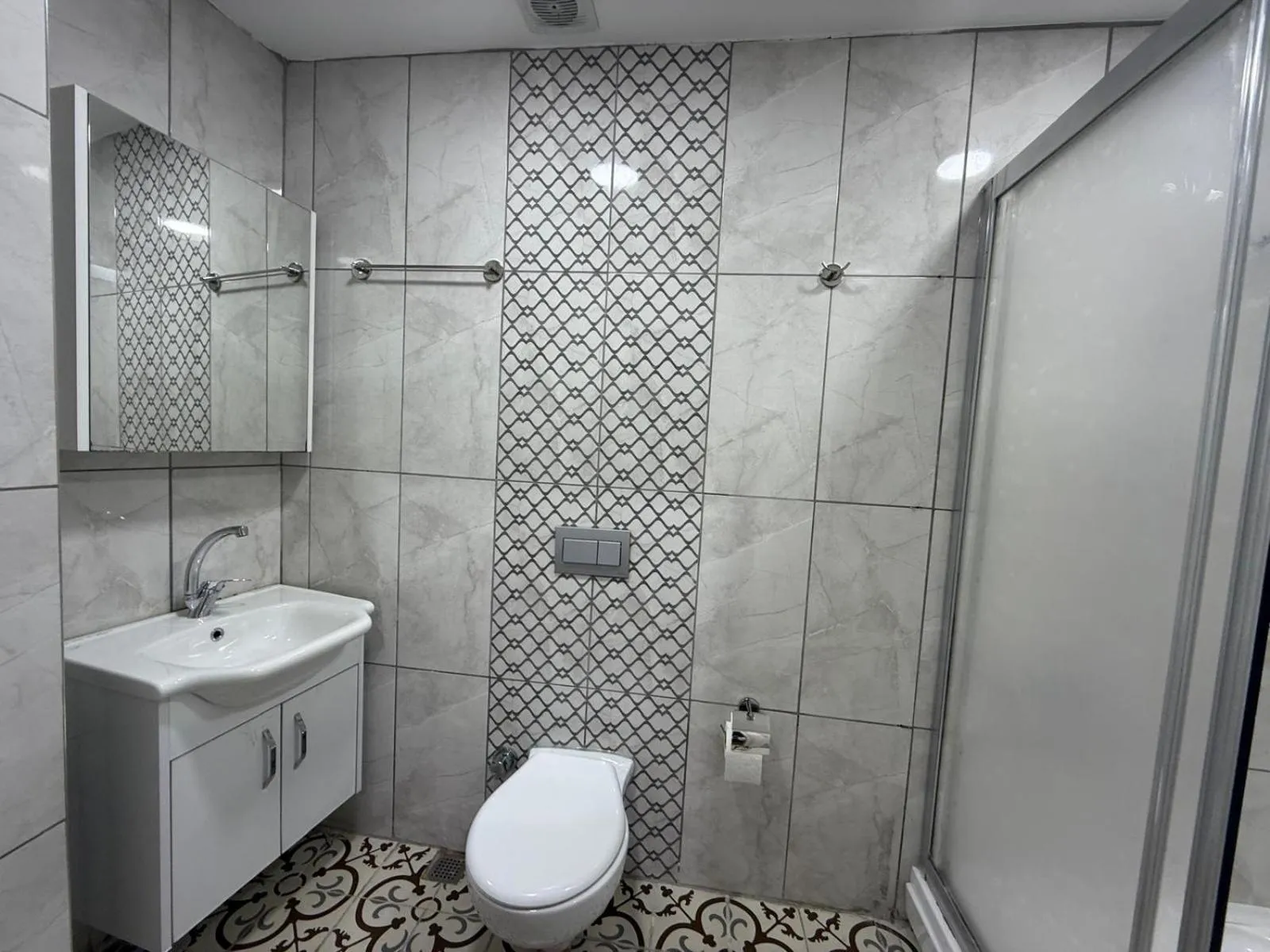 Shower in Grand Bedir