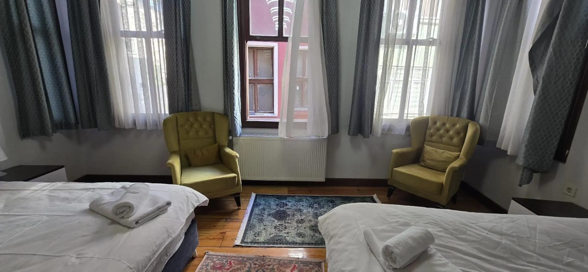 Seating area, Bed in Grand Bedir