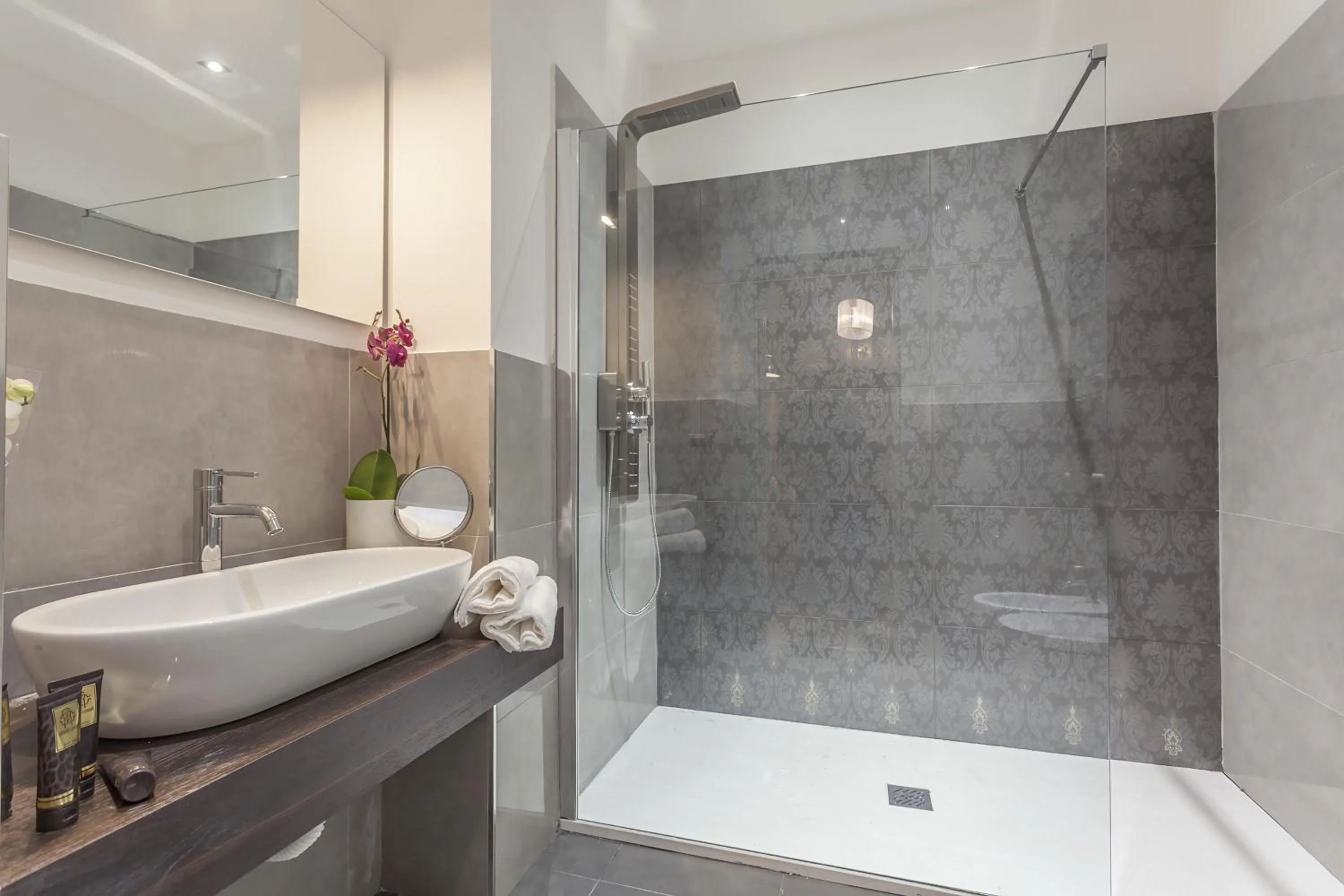 Bathroom in St. George's Vatican Suites